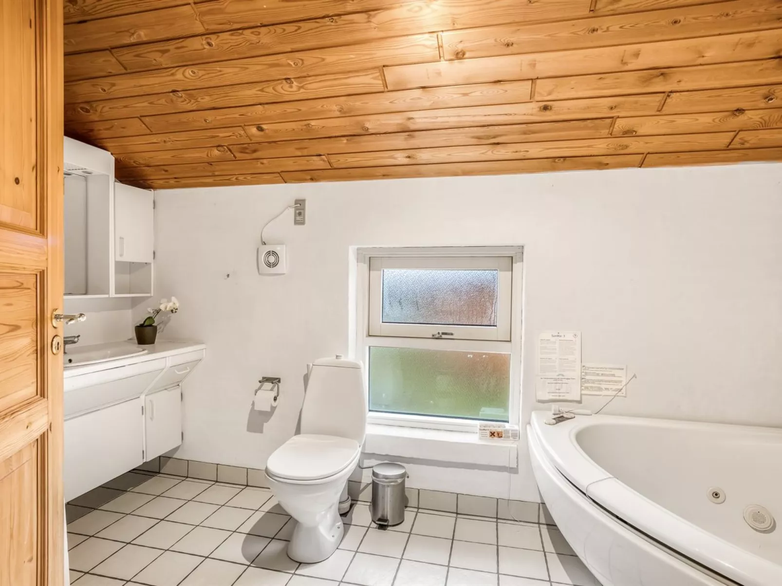 "Annemone" - 600m from the sea