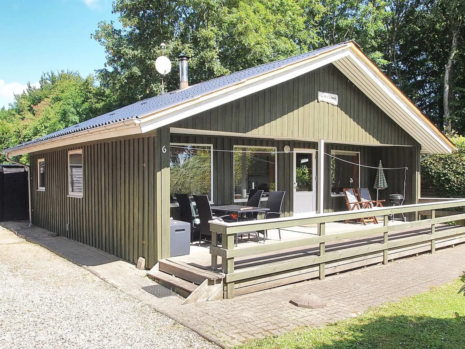 "Angret" - 200m from the sea