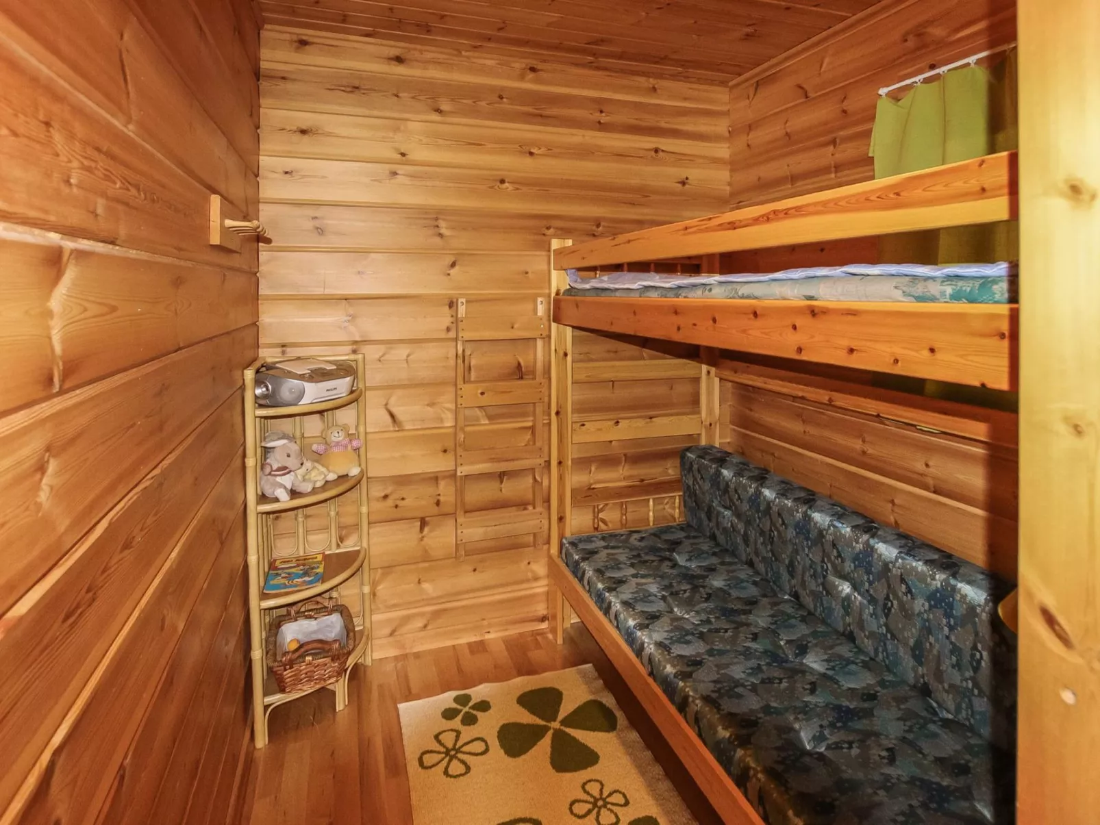 Taukotuli 4 paritalon alakerta