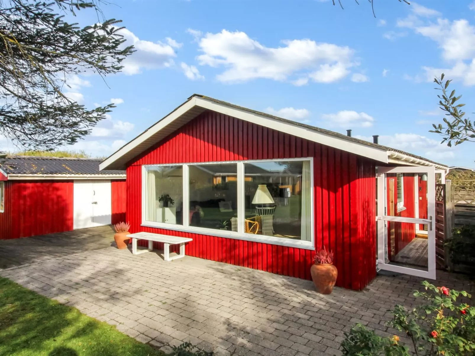 "Reeta" - 450m from the sea