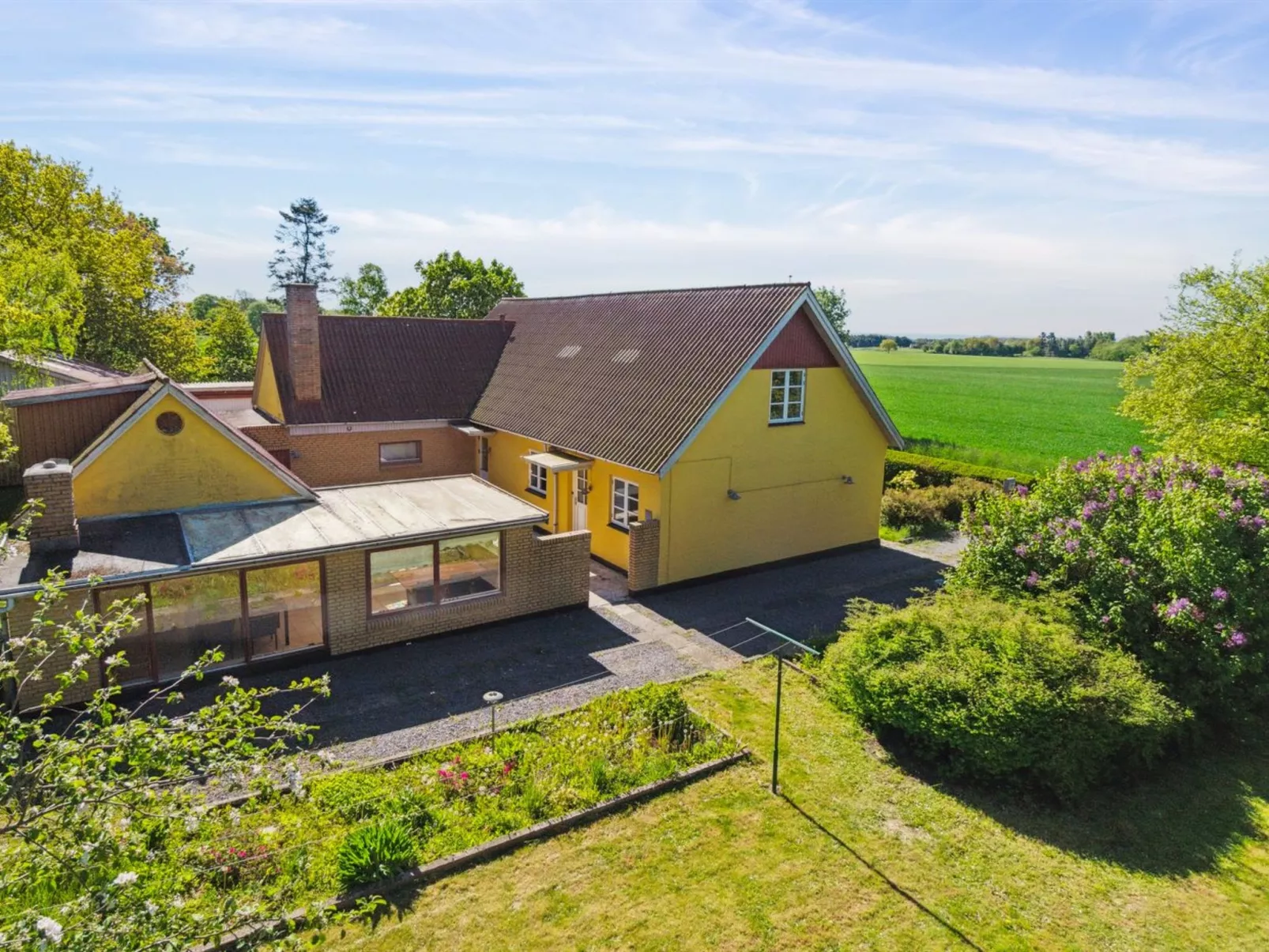 "Agny" - 2.2km from the sea