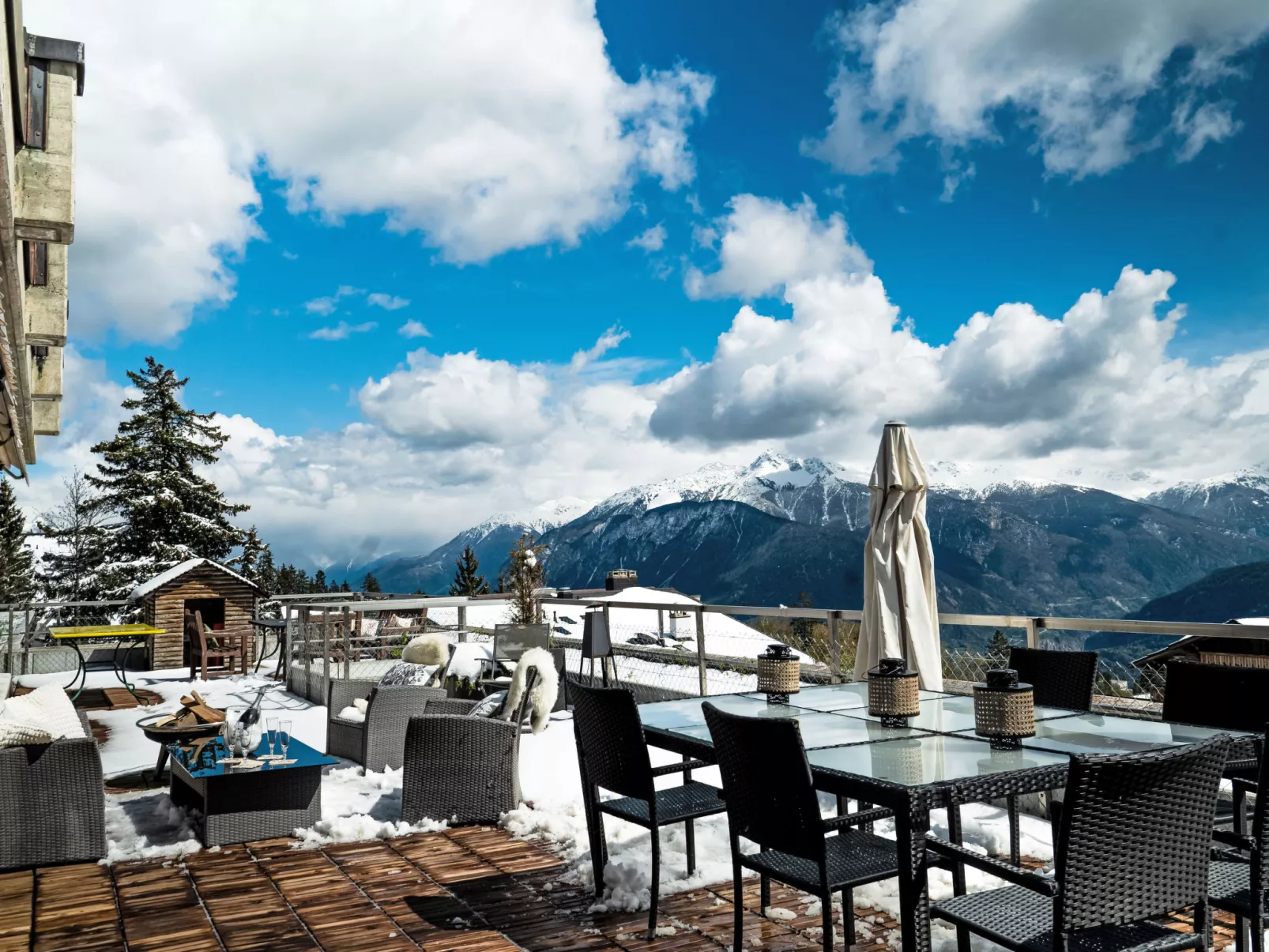 Jeanne D'Arc LOFT COMBI-Outside