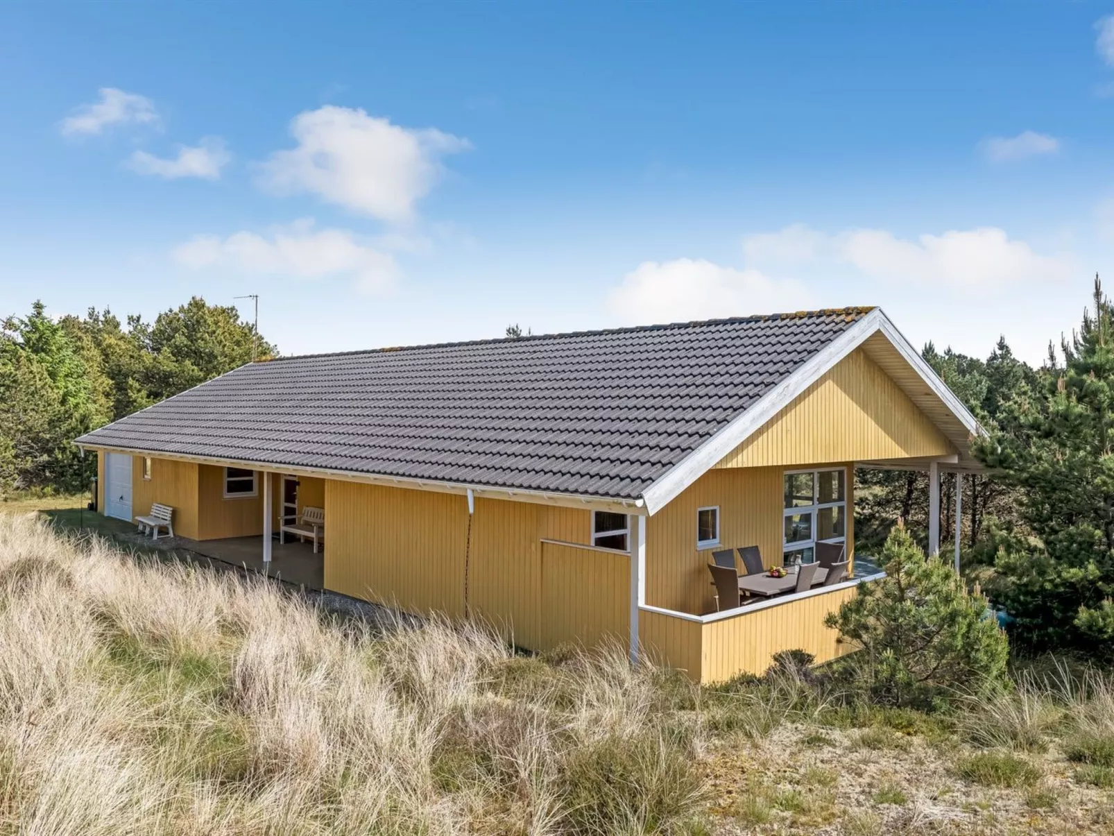 "Jeip" - 2.1km from the sea