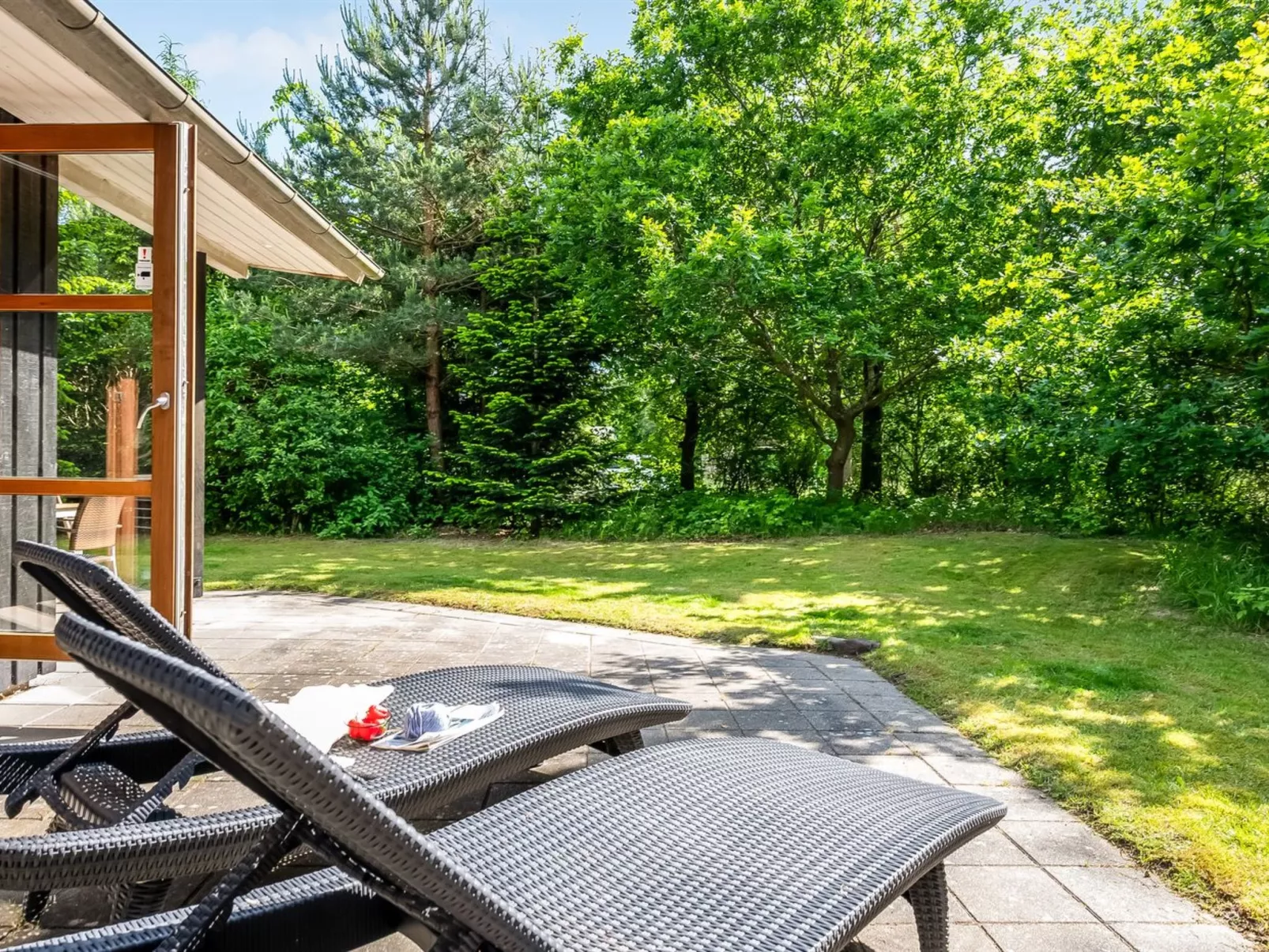 "Rosaline" - 500m from the sea