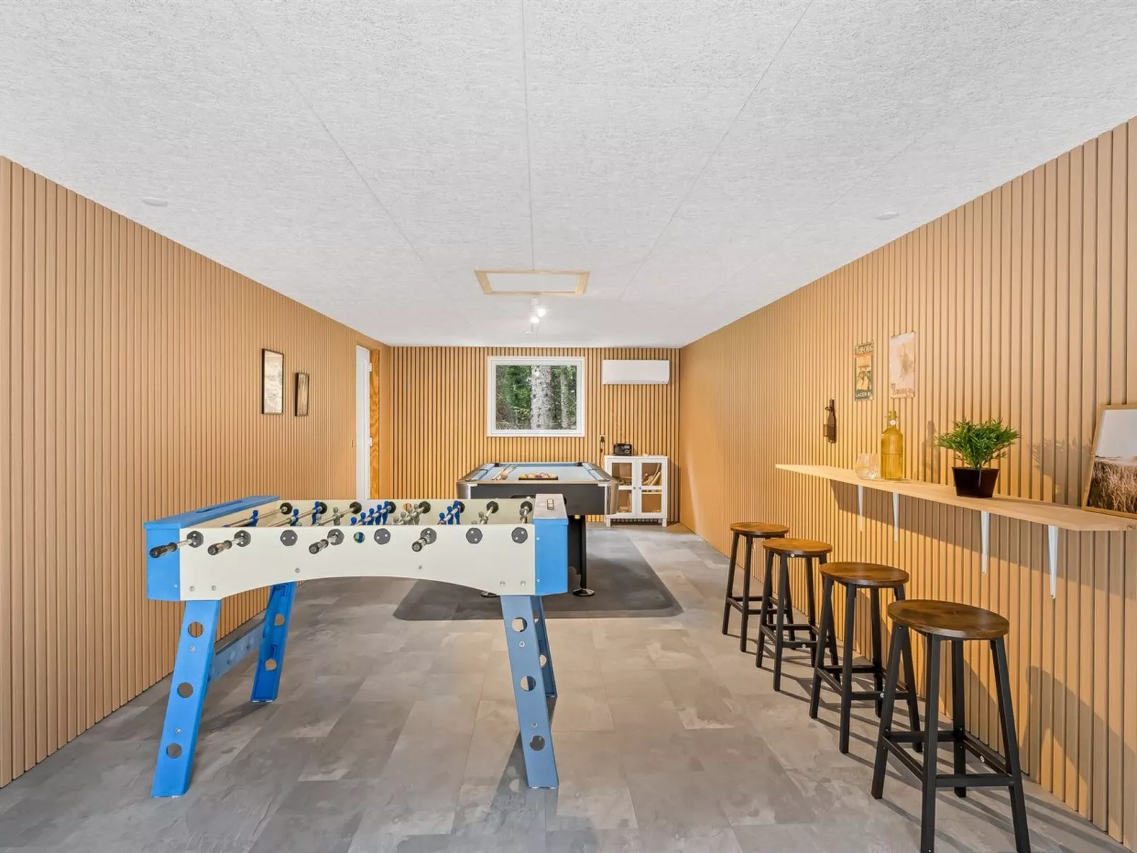 "Batsha" - 1.7km from the sea