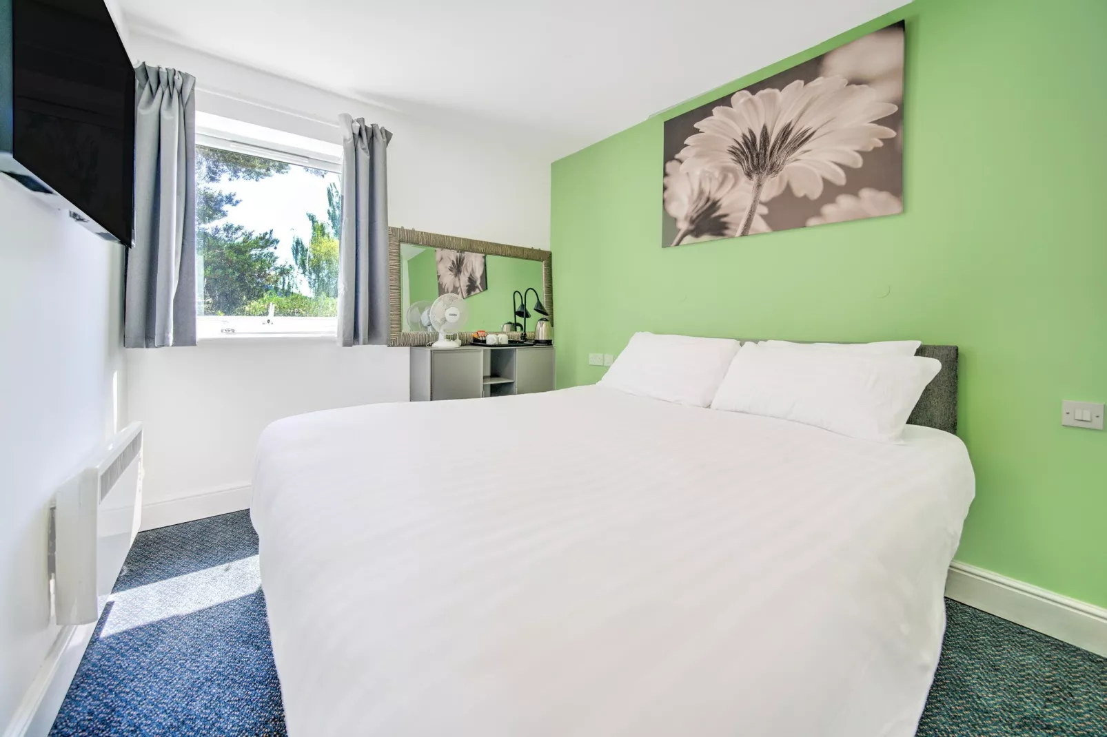 GO2 Gloucester Hotel by OYO  Double Room-Schlafzimmer