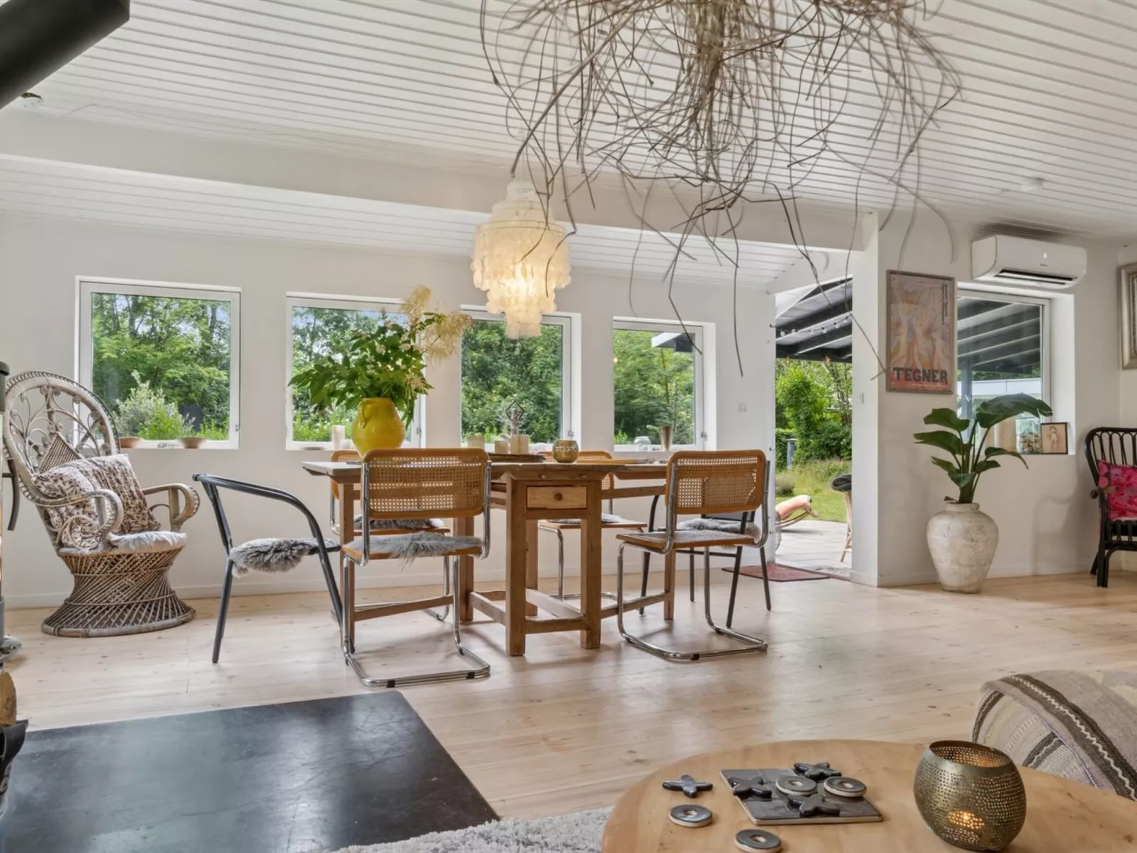 "Eida" - 1.7km from the sea