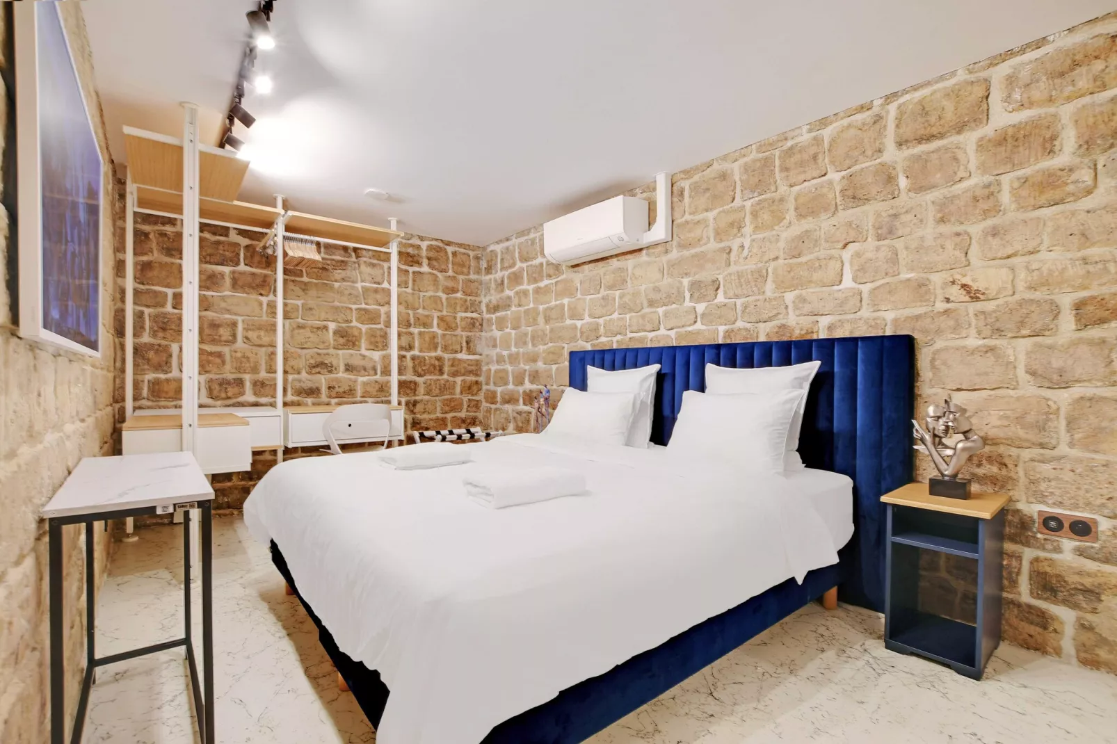 DA-16-POPINCOURT-Nicht zugeordnet