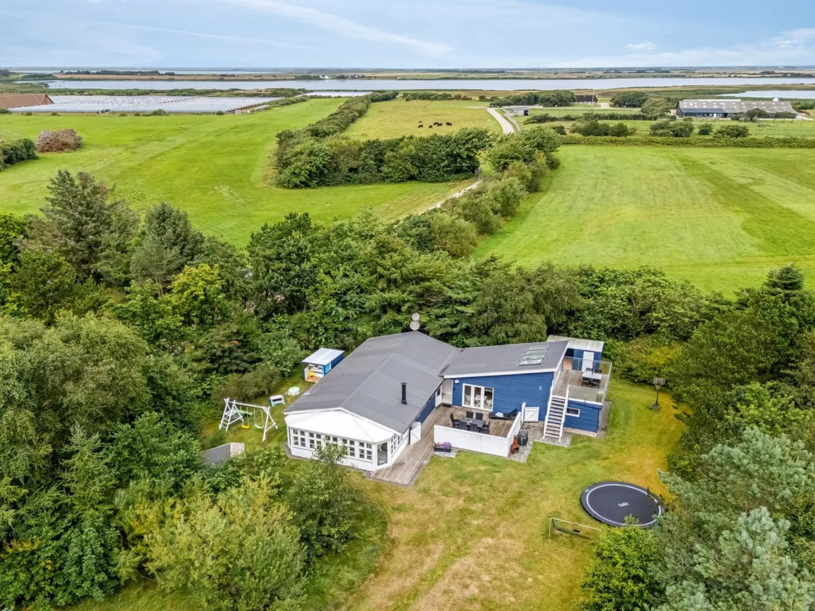 "Sami" - 600m to the fjord