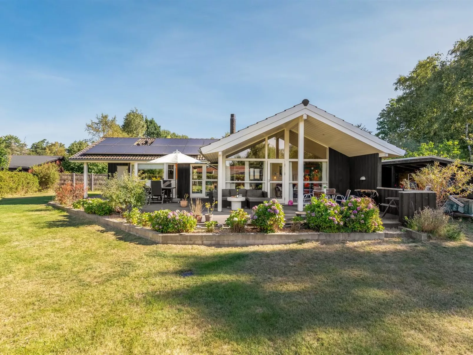 "Arisa" - 300m from the sea