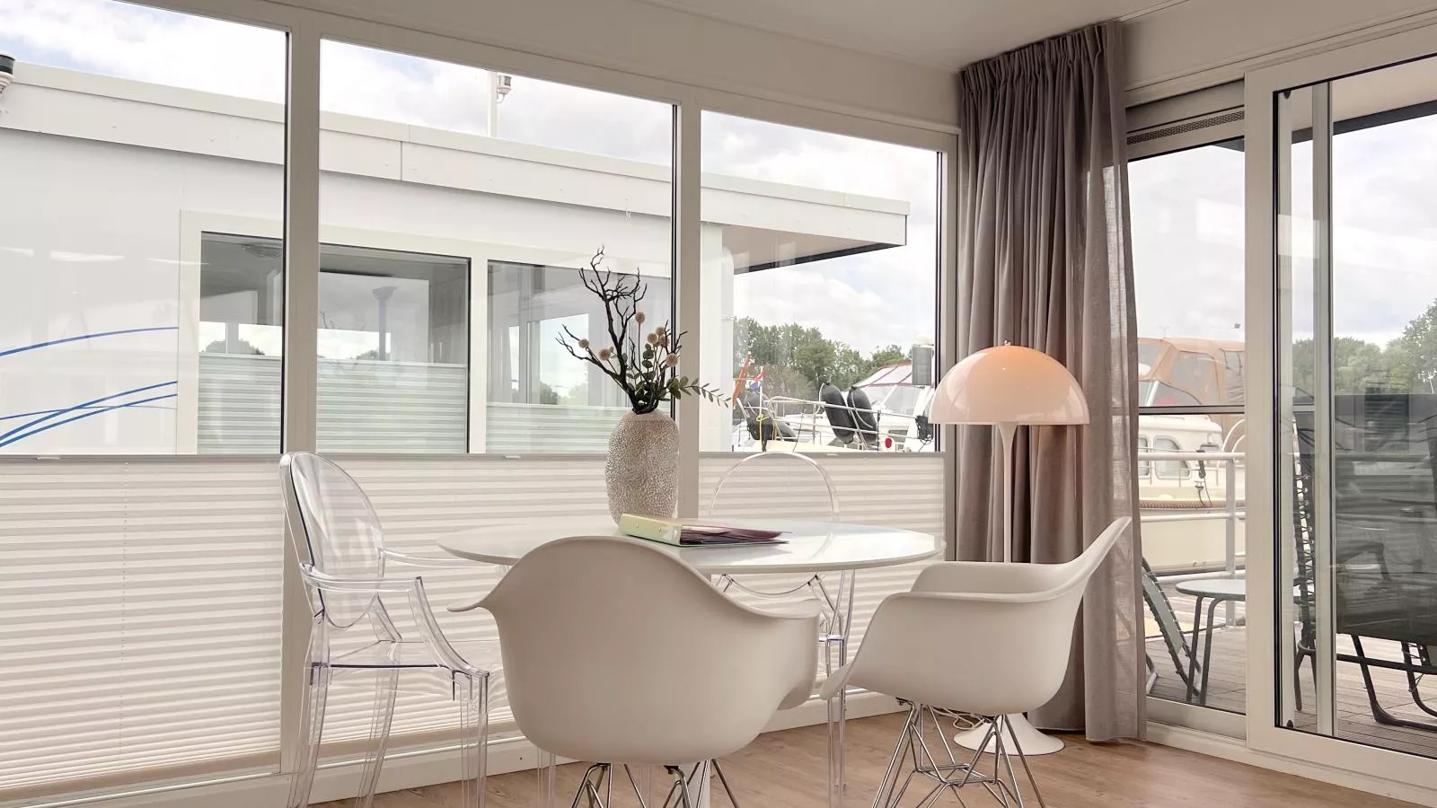 Casa de la Luz-Dining room