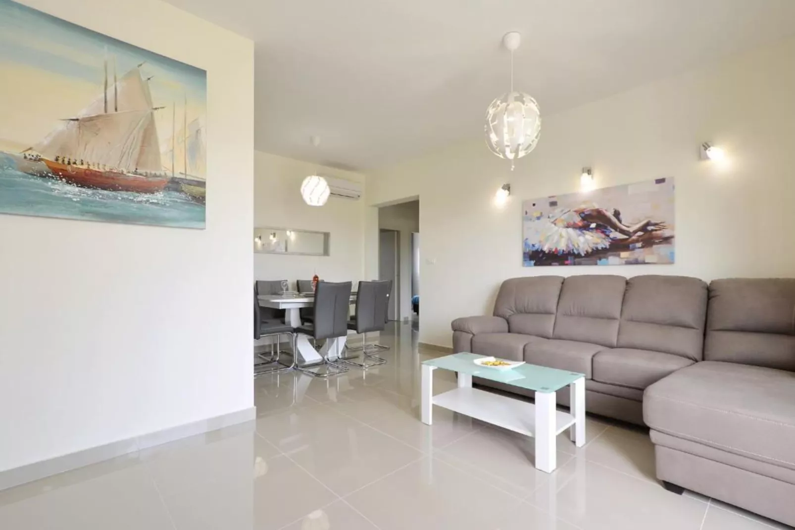 Apartment Sunshine Trogir - Three Bedroom Apartment with Balcony