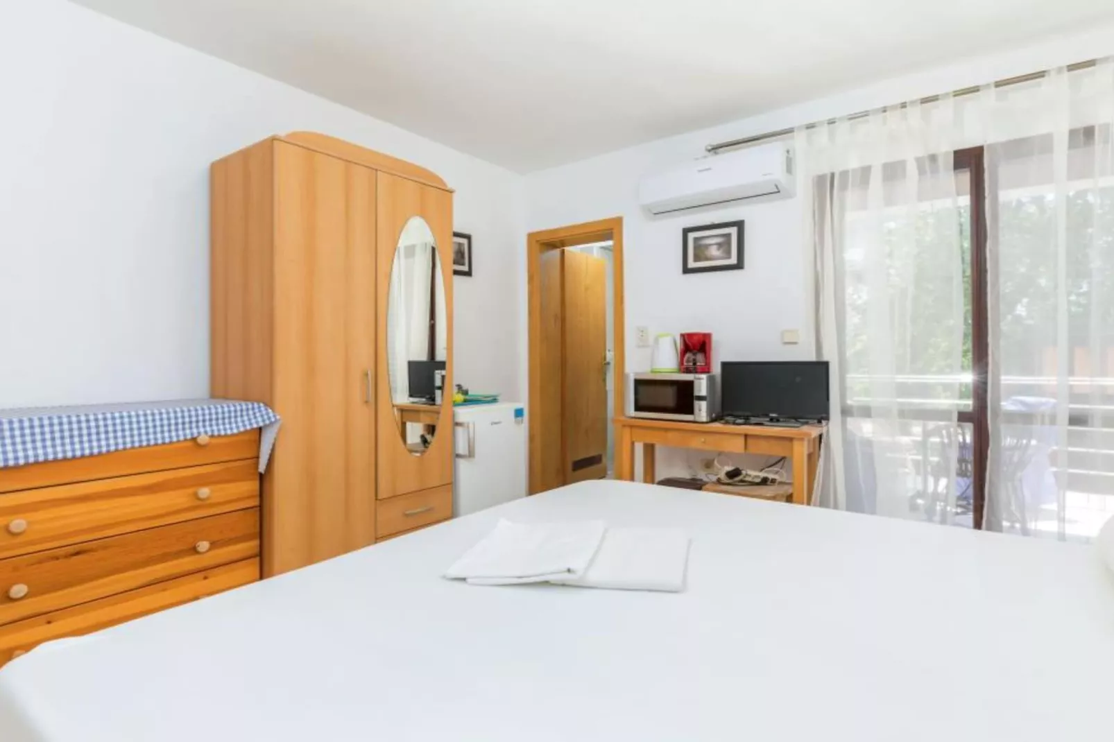 Apartments Manda - Double Room With Terrace (A6)