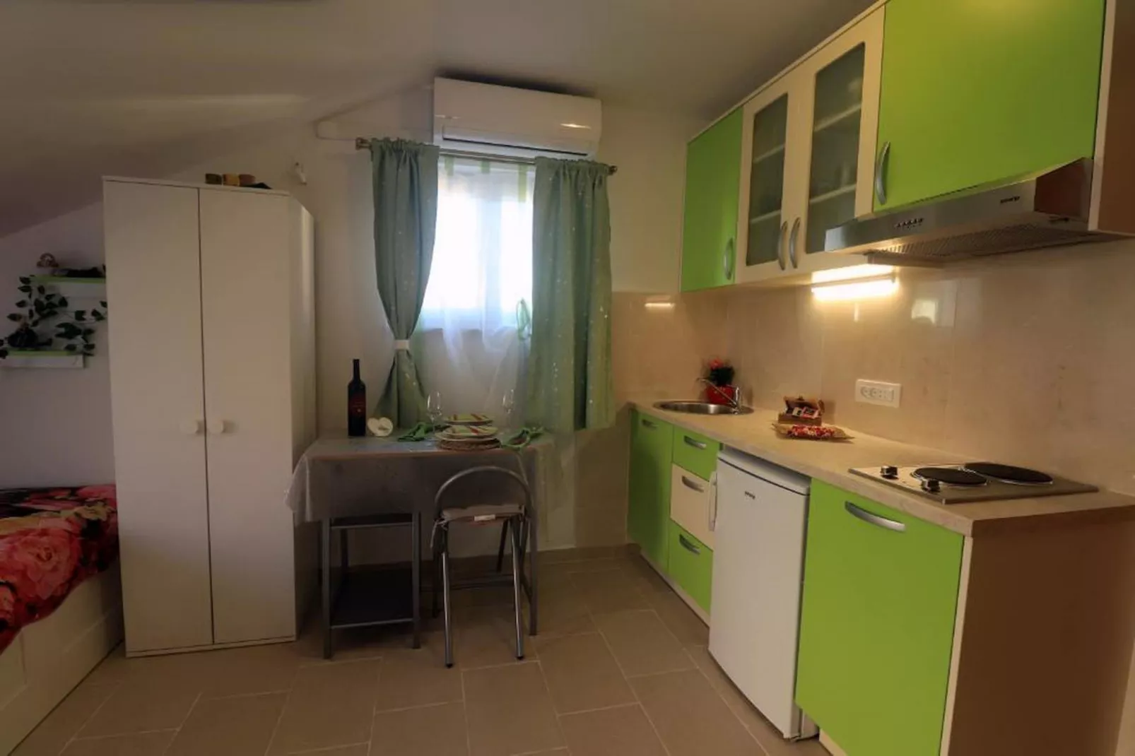 Apartments Clementina Sunrise-Studio Apartment with Balcony (GREEN)