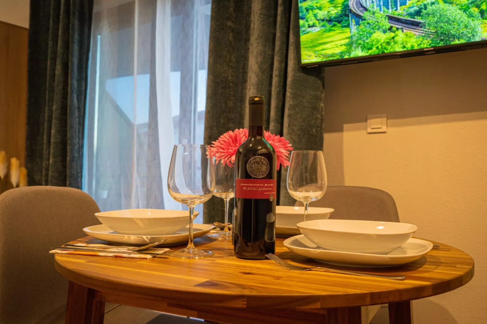 Studio Standard (A1)