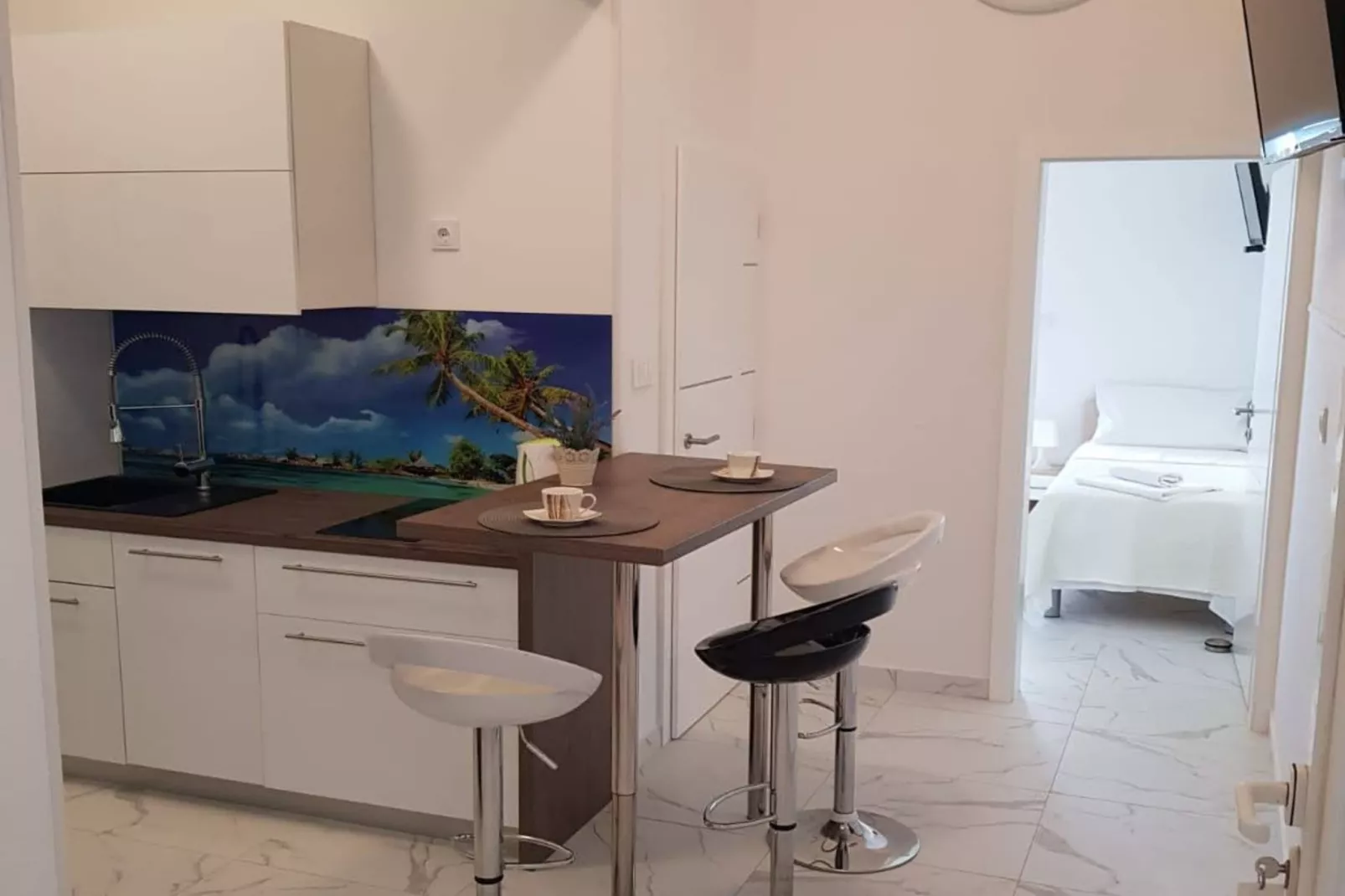 One-Bedroom Sea View Apartment