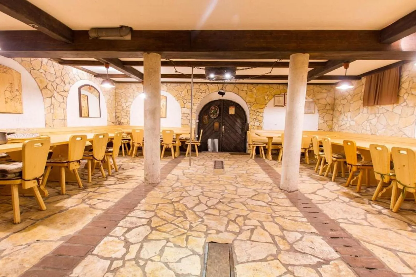 Rustic Charm Cottage Country House with Sauna - Five Bedroom  Holiday Home with Sauna