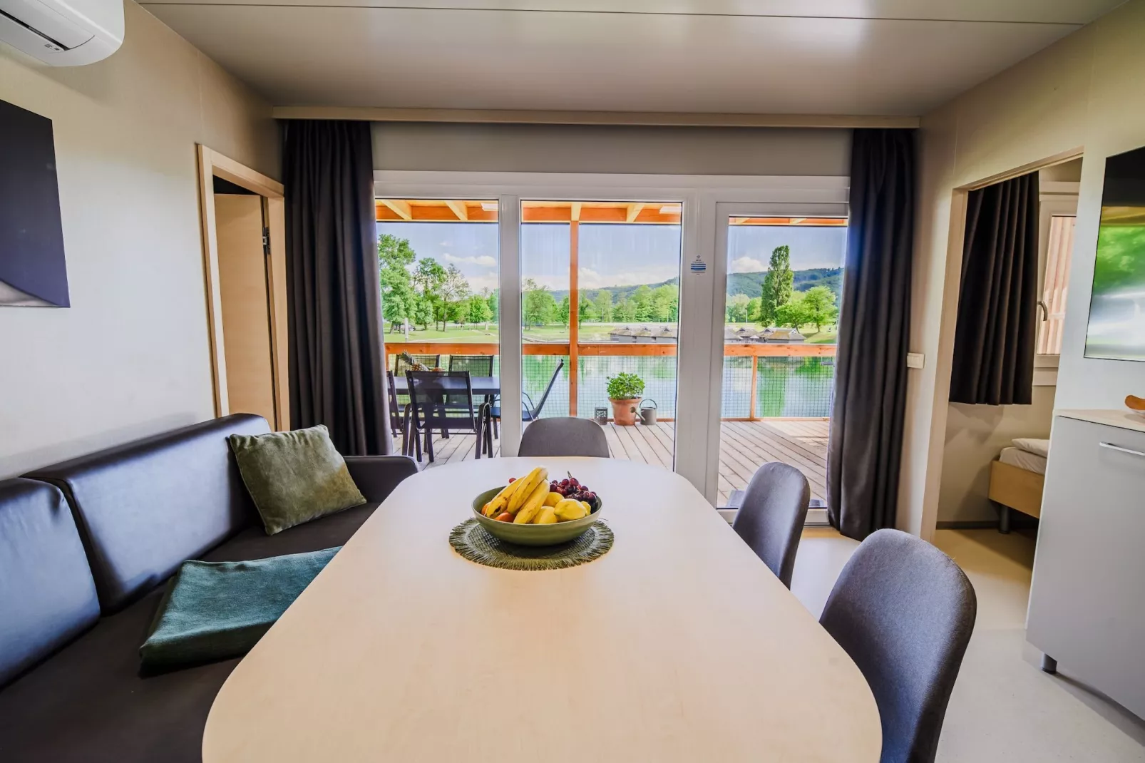 Lakeside Luxury Retreat Mobile Homes with Thermal Riviera Tickets - Three Bedroom Mobile Home 15\/014