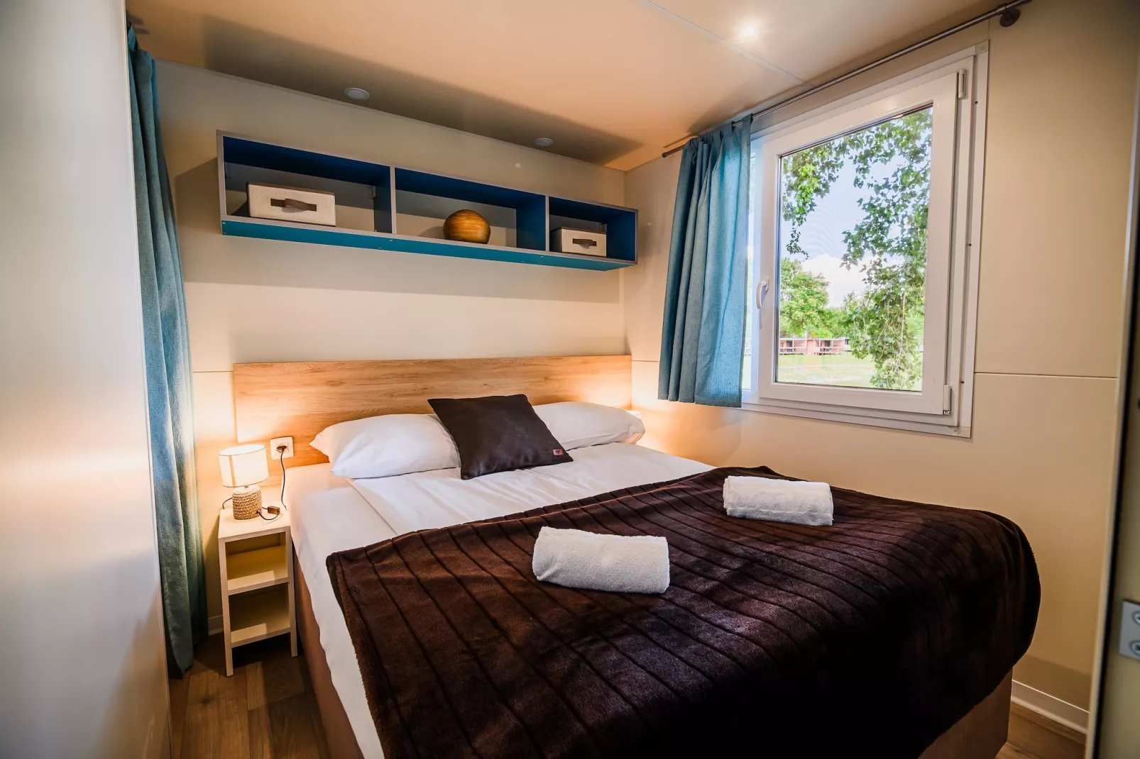 Waterside Retreat Mobile Homes with Thermal Riviera Tickets - Three Bedroom Mobile Home with Lake View  (owner 3)