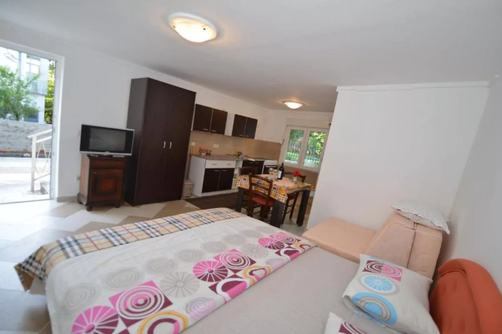 Tivat Bliss Apartments Close to Beach - Studio with Balcony