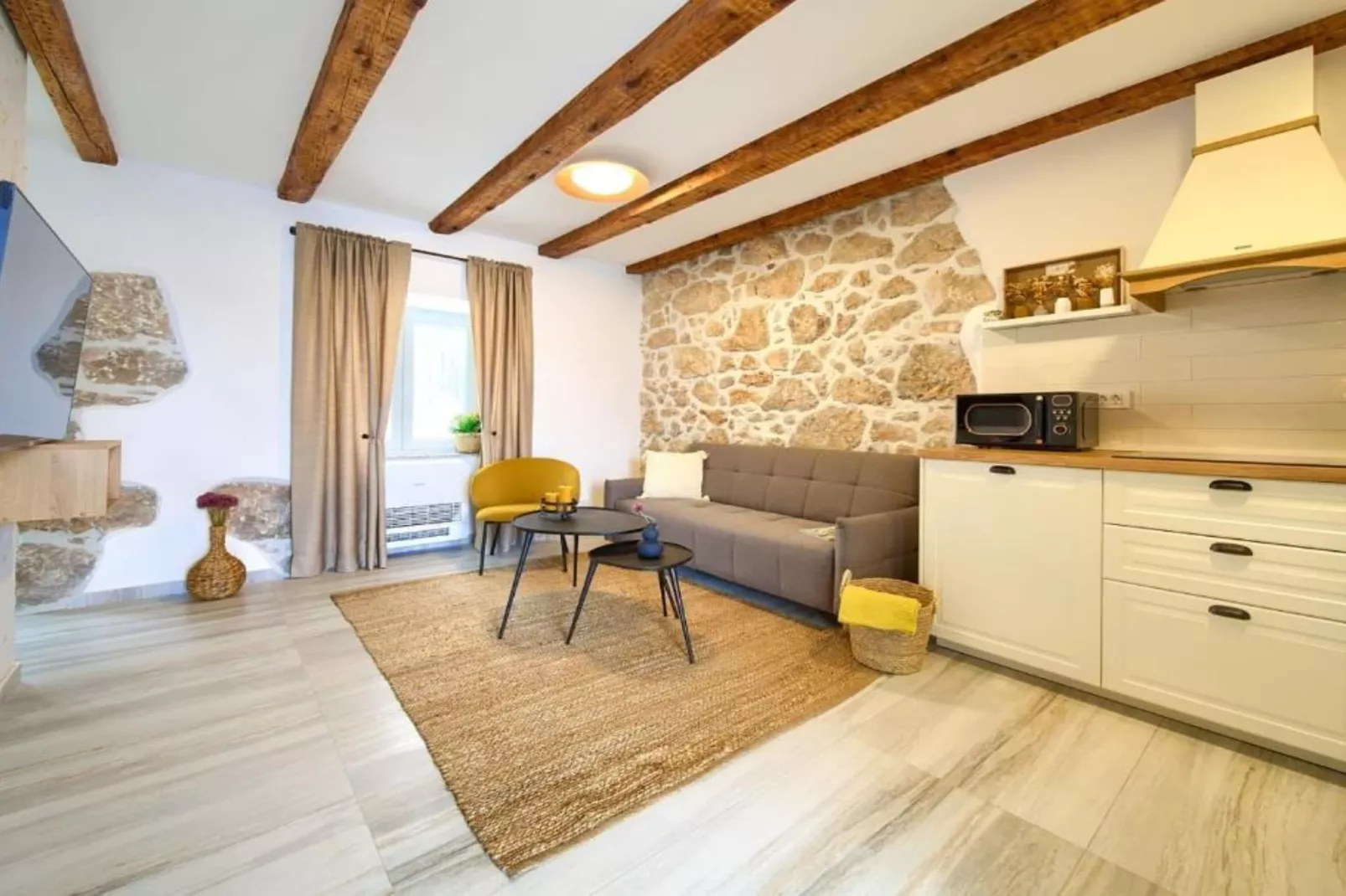 One-Bedroom Apartment With Terrace And Sea View