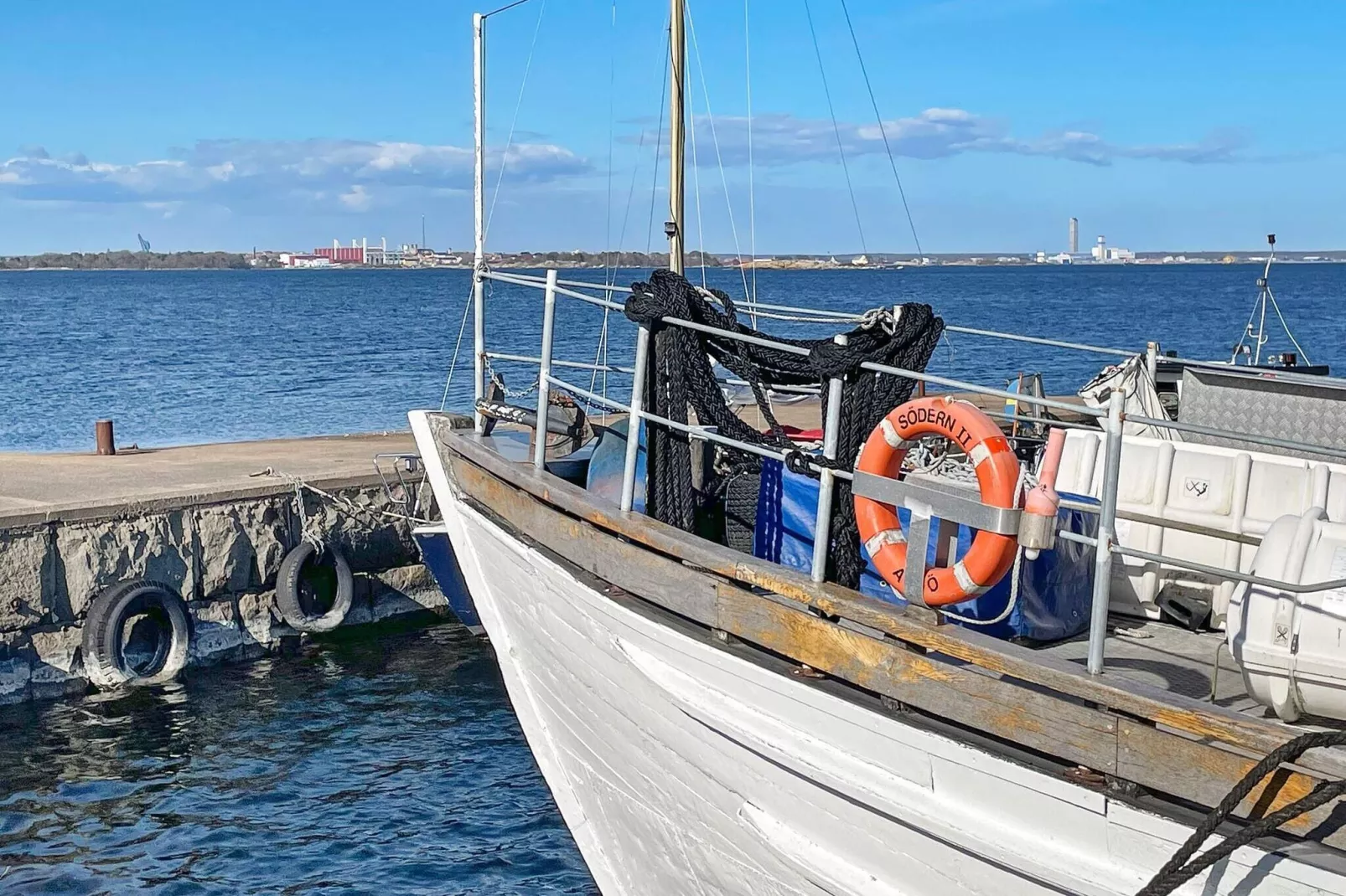 4 person holiday home in Drottningskär-By Traum-Water view