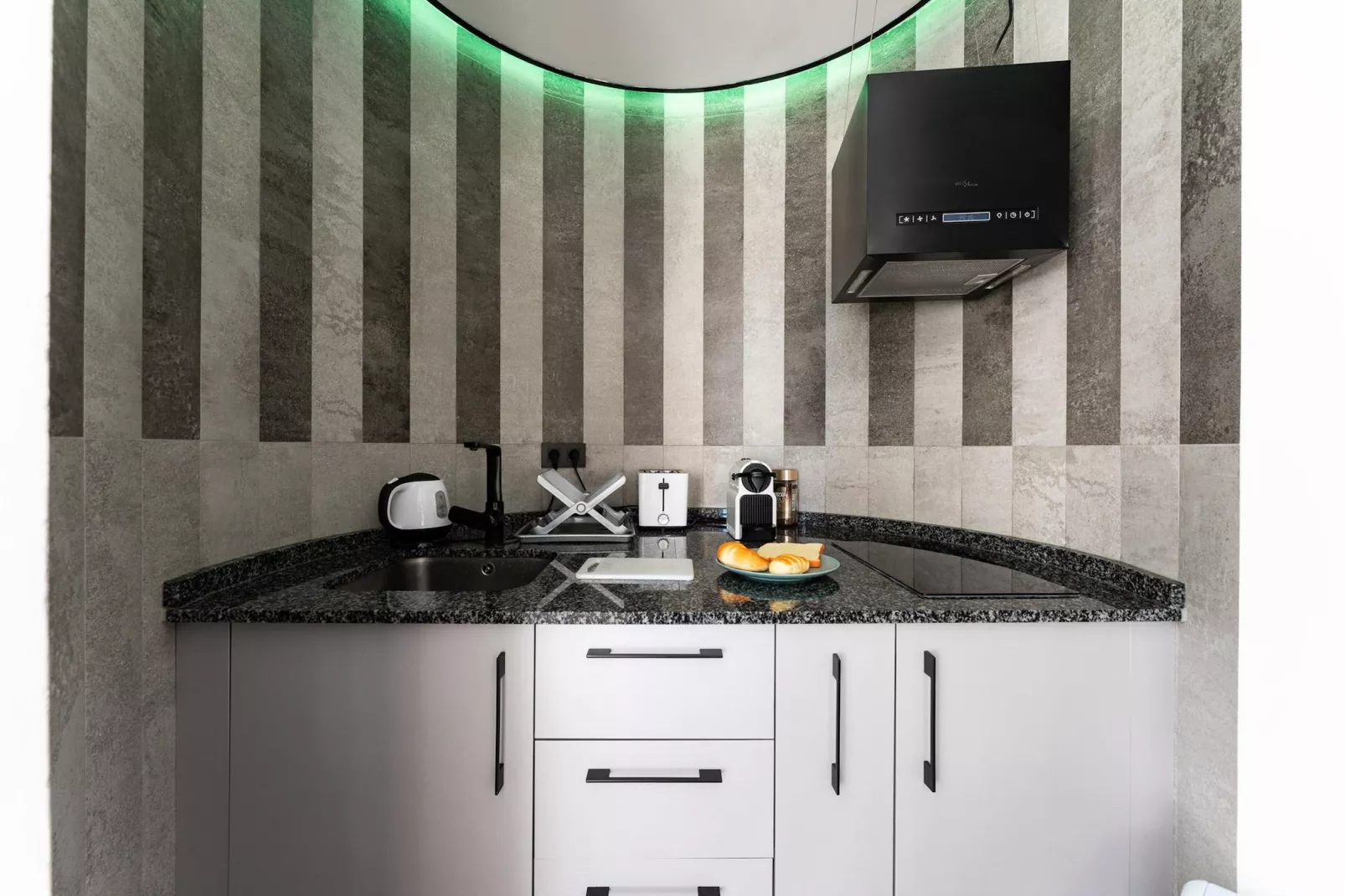 CT 353 - Faro's Torremolinos City Tower 2