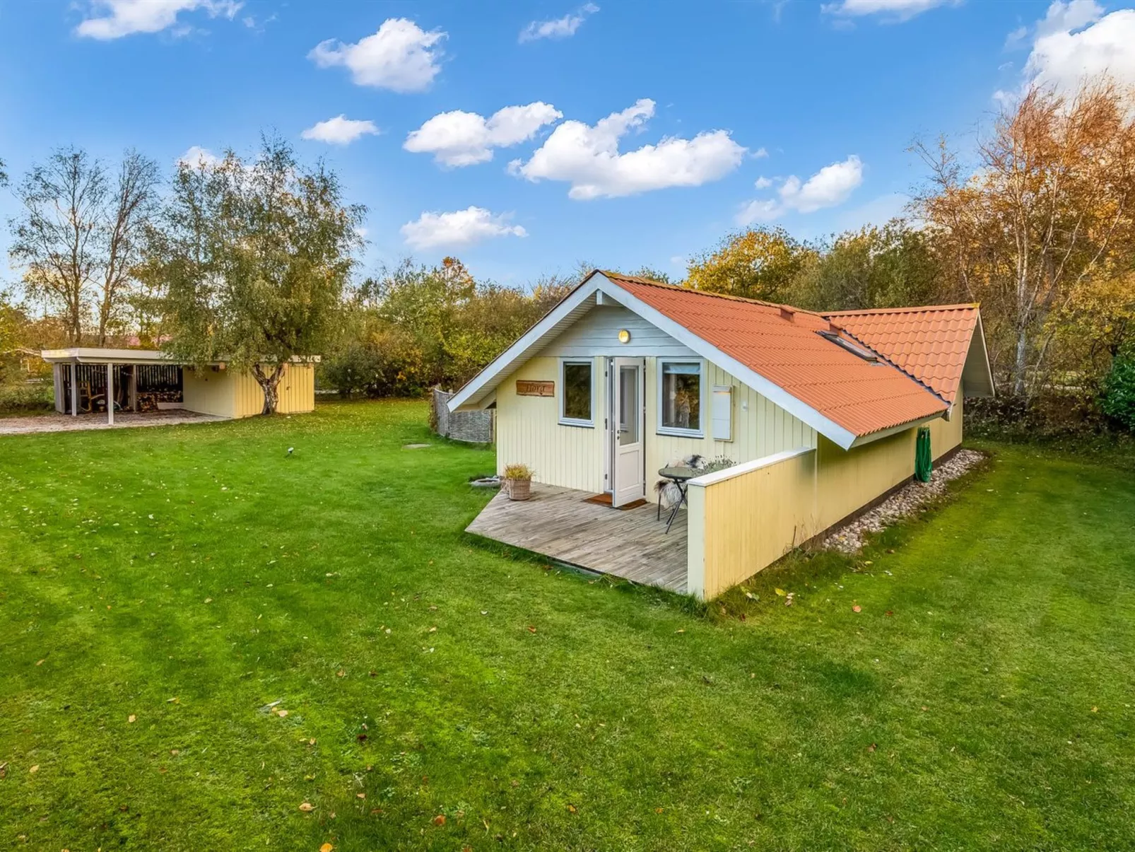 "Lenny" - 500m from the sea