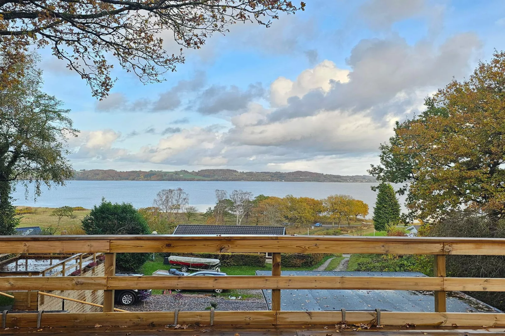 Family-Friendly Cottage Near the Coast-Water view