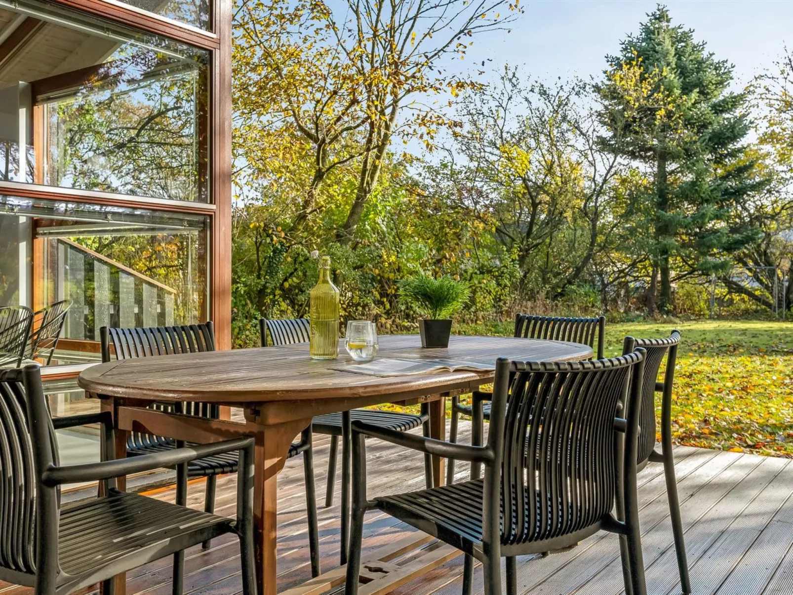 "Jord" - 3.7km from the sea