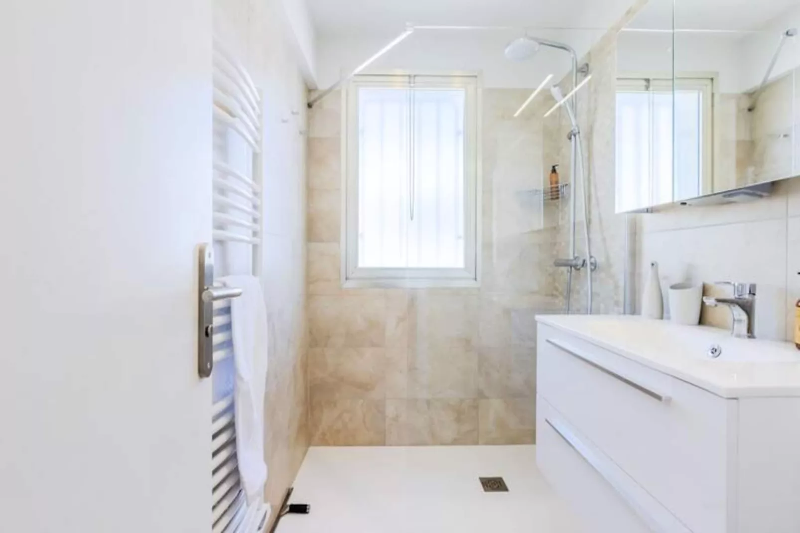 Résidence 2p De Style Avec Terrasse, Plages Et Commerces &agrave; Pied