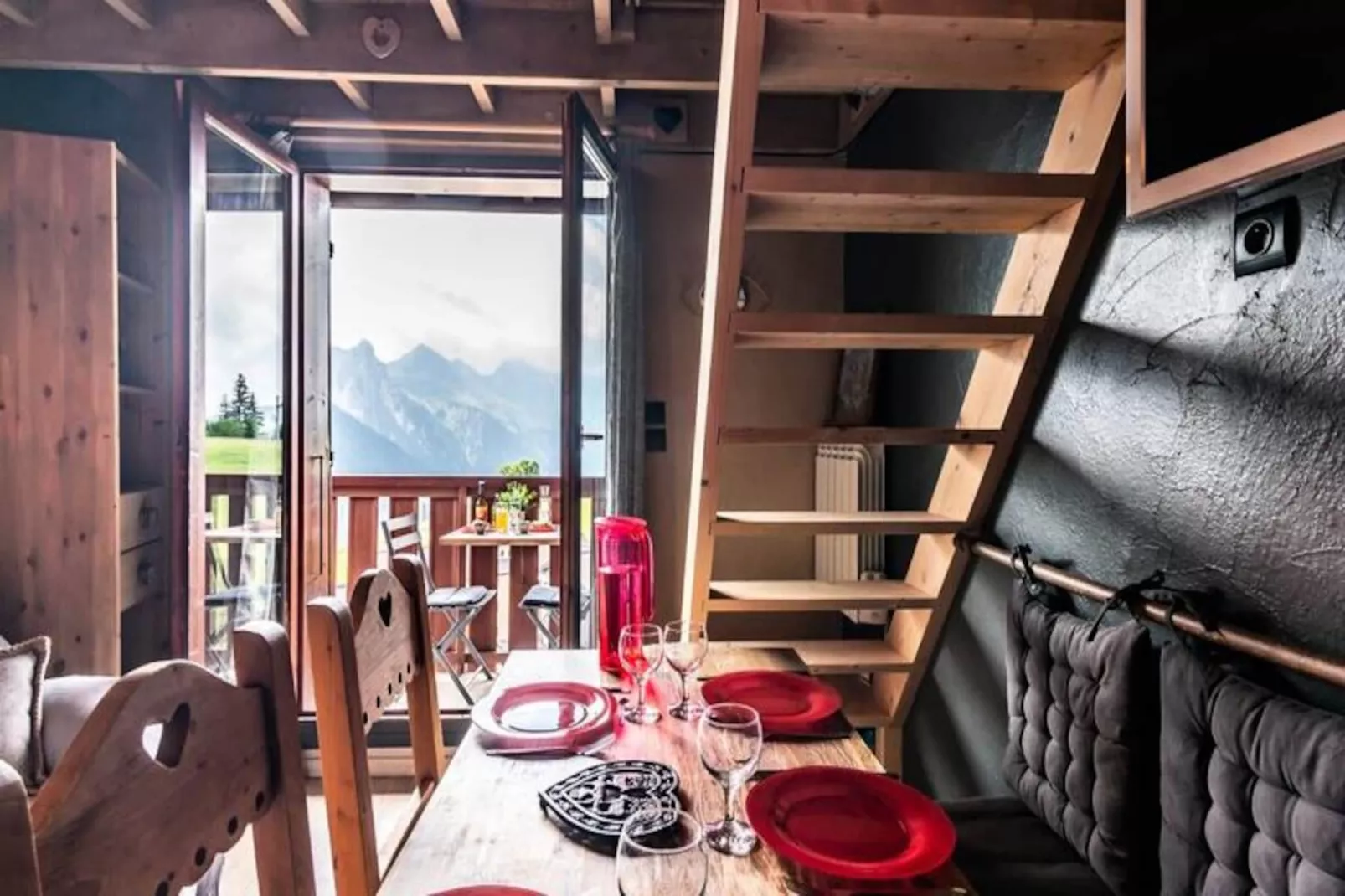 Slow Chalet Montblanc Soleil Sur Les Pistes Ascenseur Balcon, Vue, Parking
