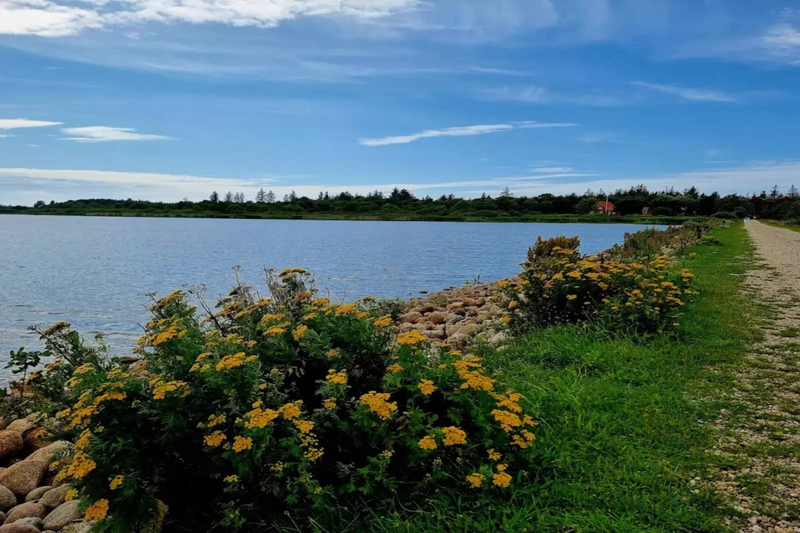 Enchanting Hideaway in Henne Town-By Traum-Water view