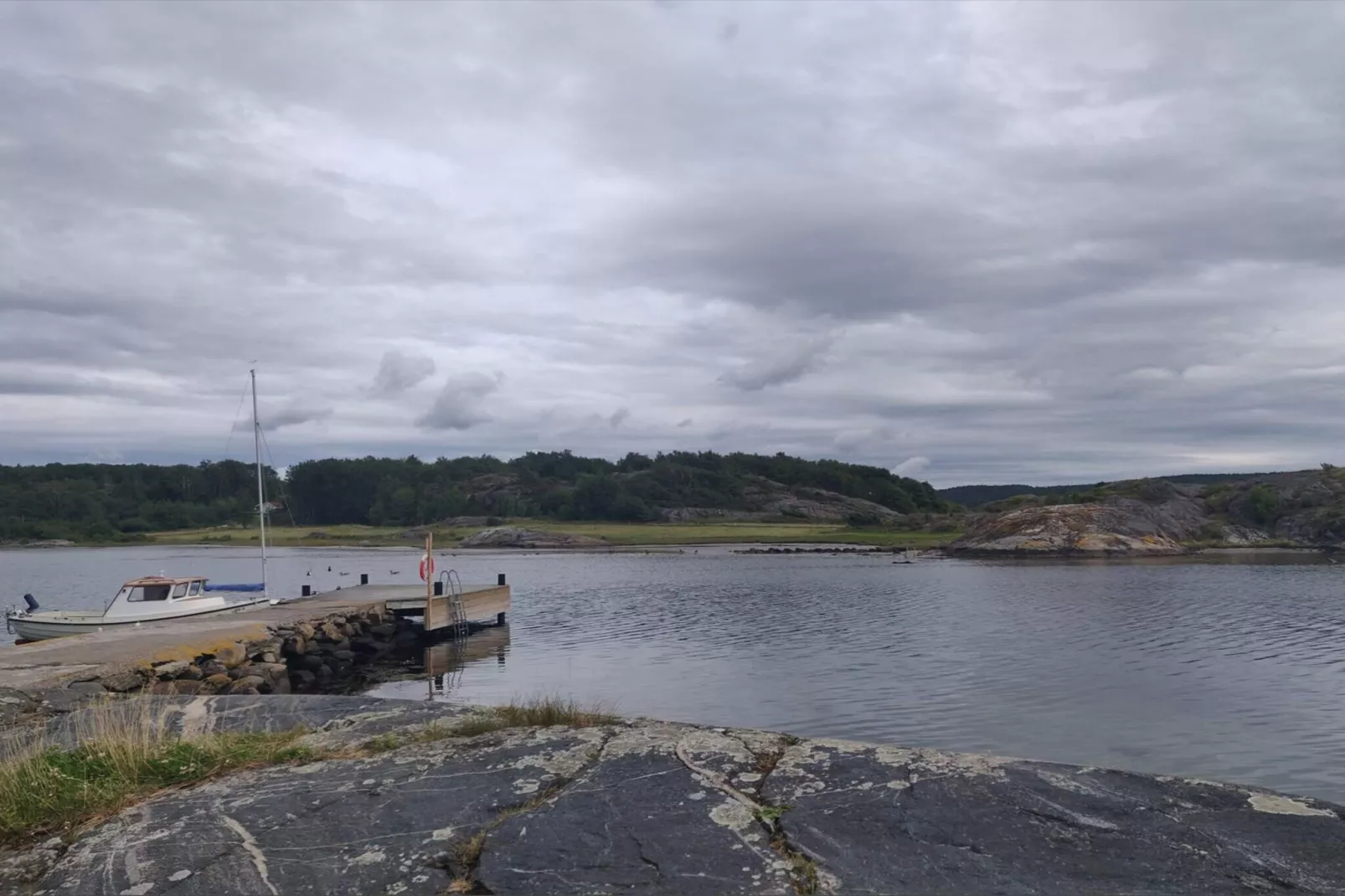 Seaside Charm in Flaton Retreat-By Traum-Water view