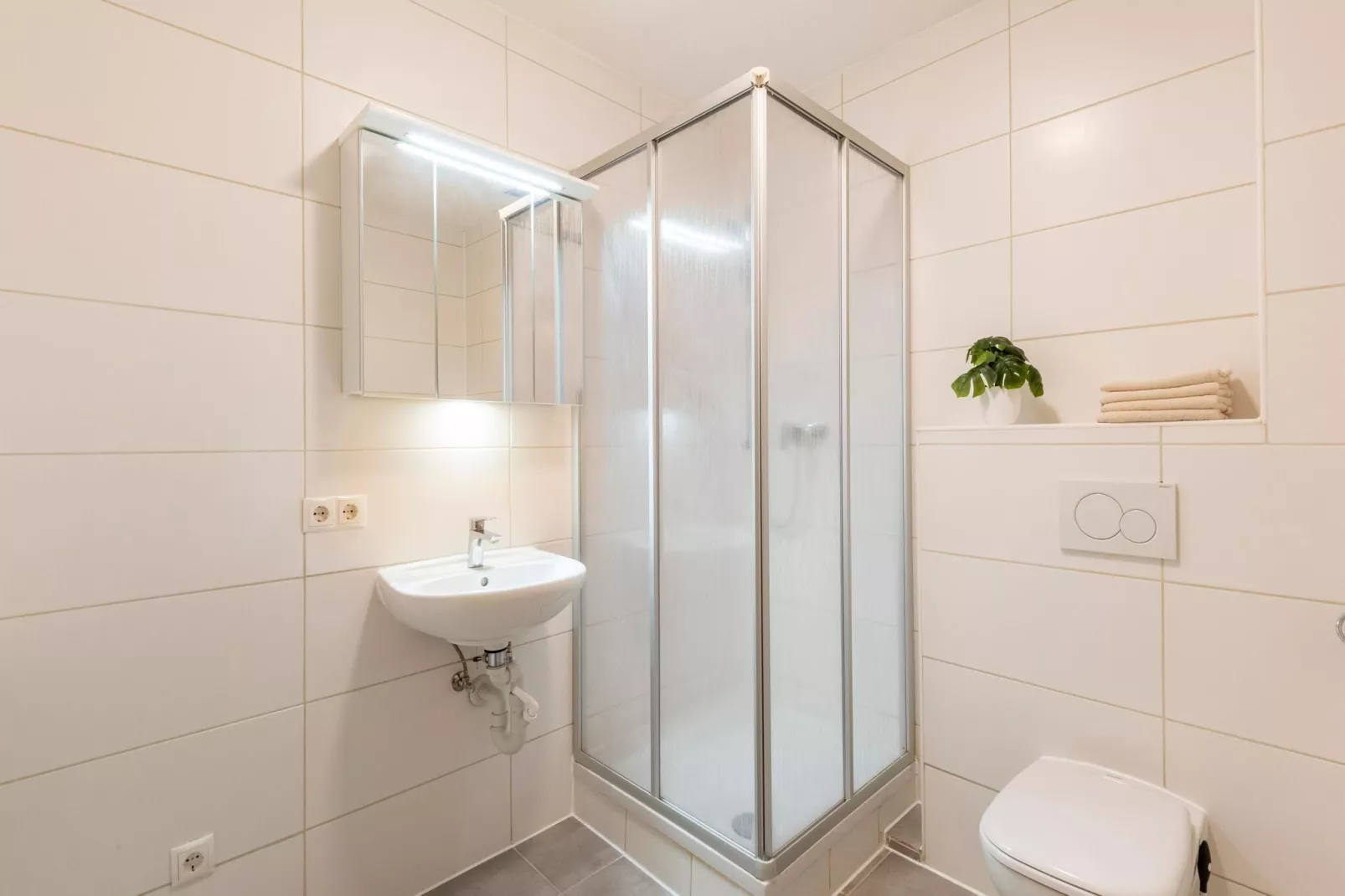 Apartment 1SZ-Bathroom
