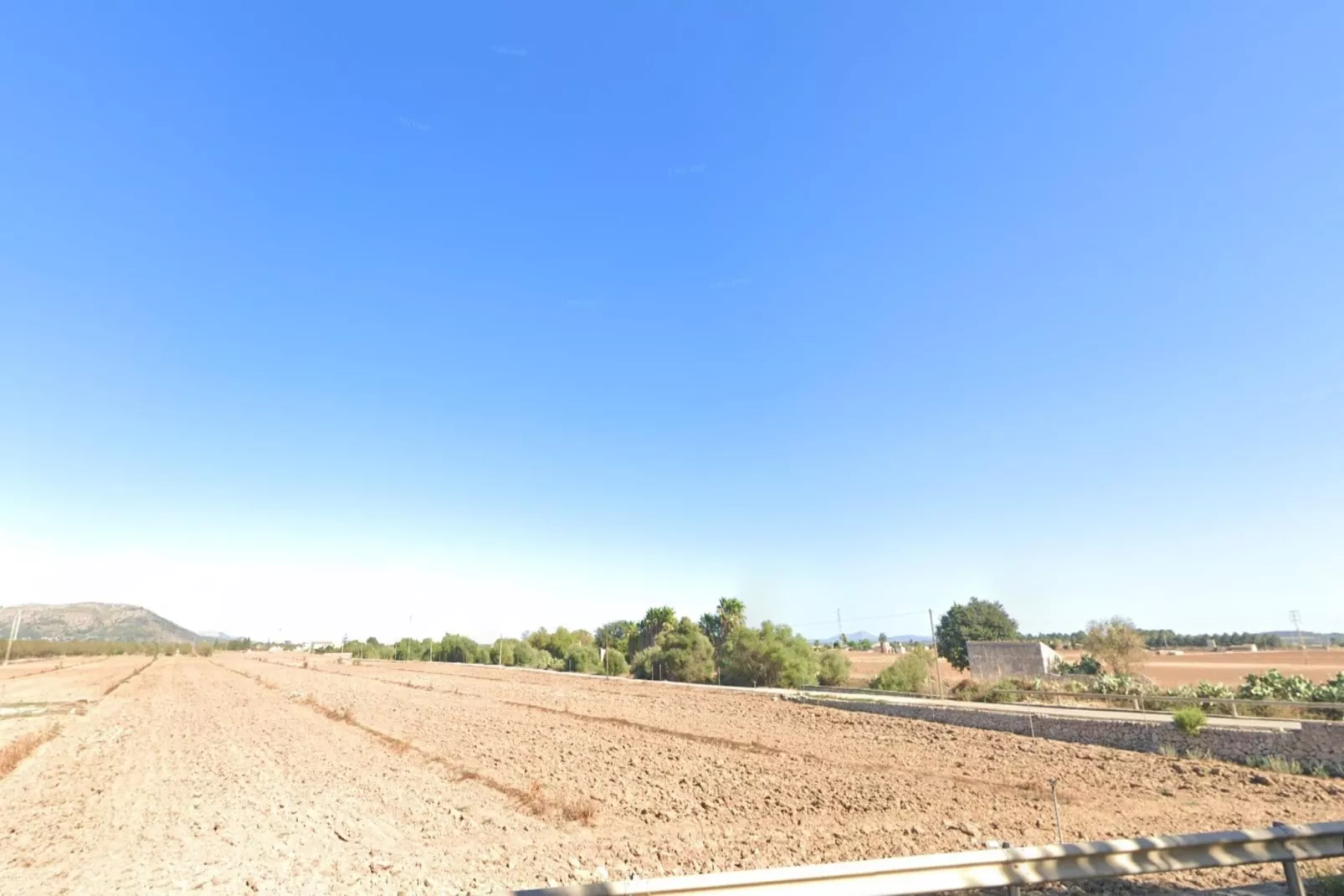 Can Serra-Areas within 5km in summer