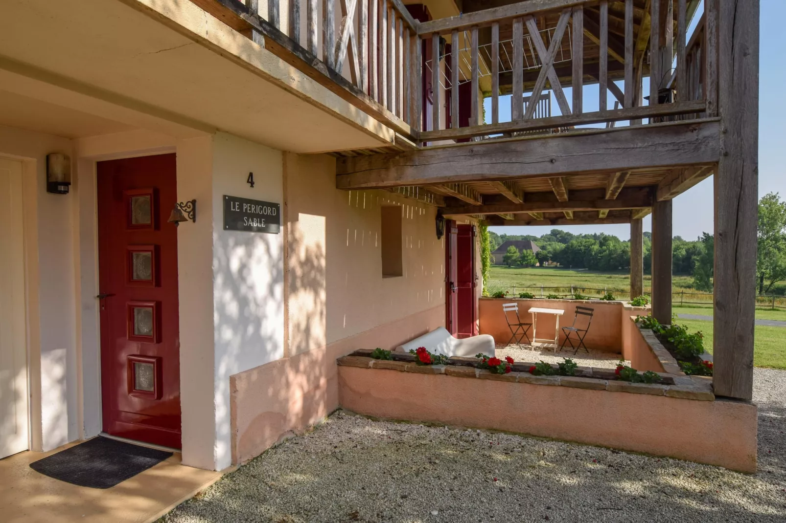 Pavillon Le Périgord Sable-Terrace balcony