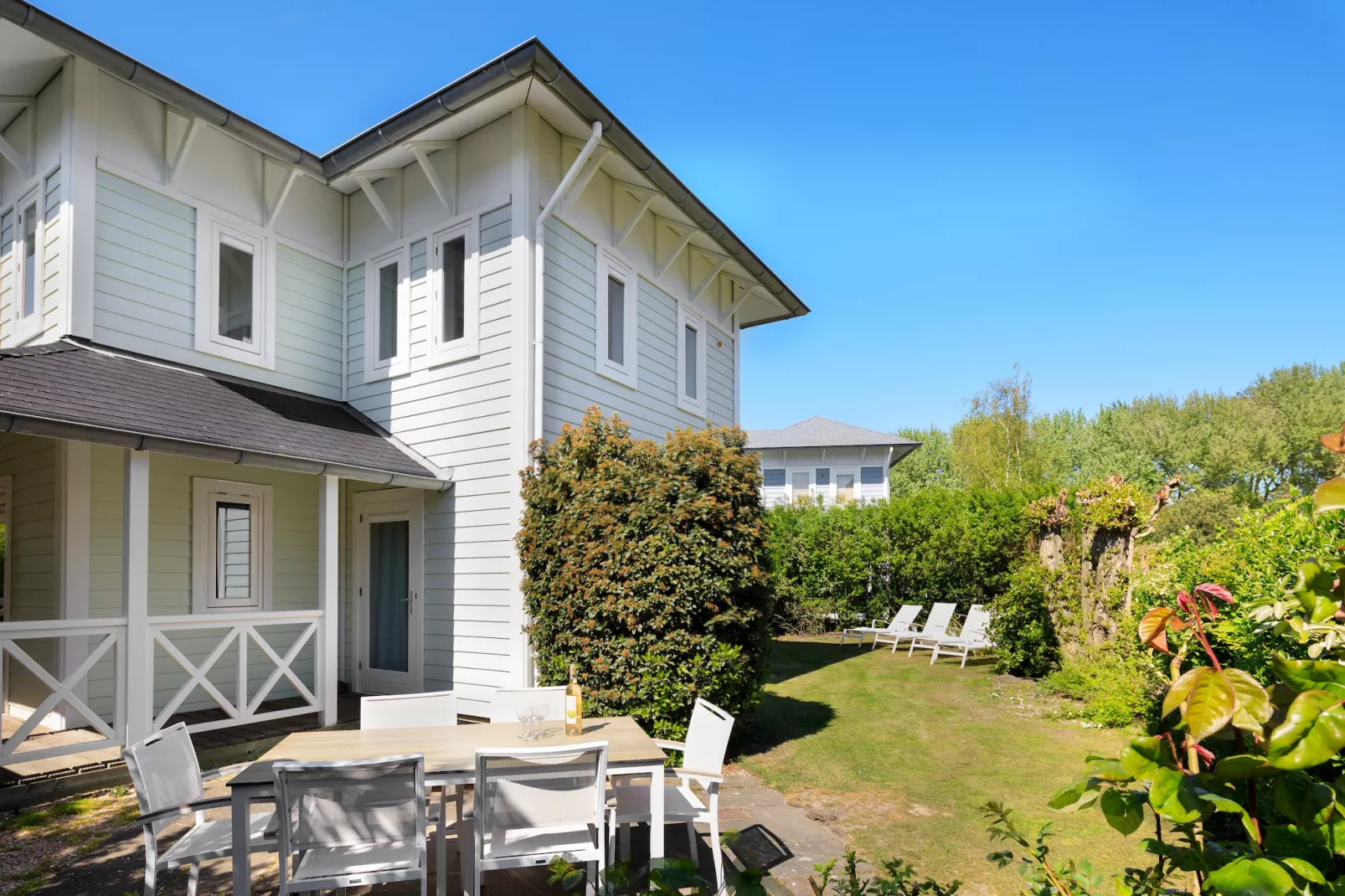 Cape Helius 20-Terrace balcony