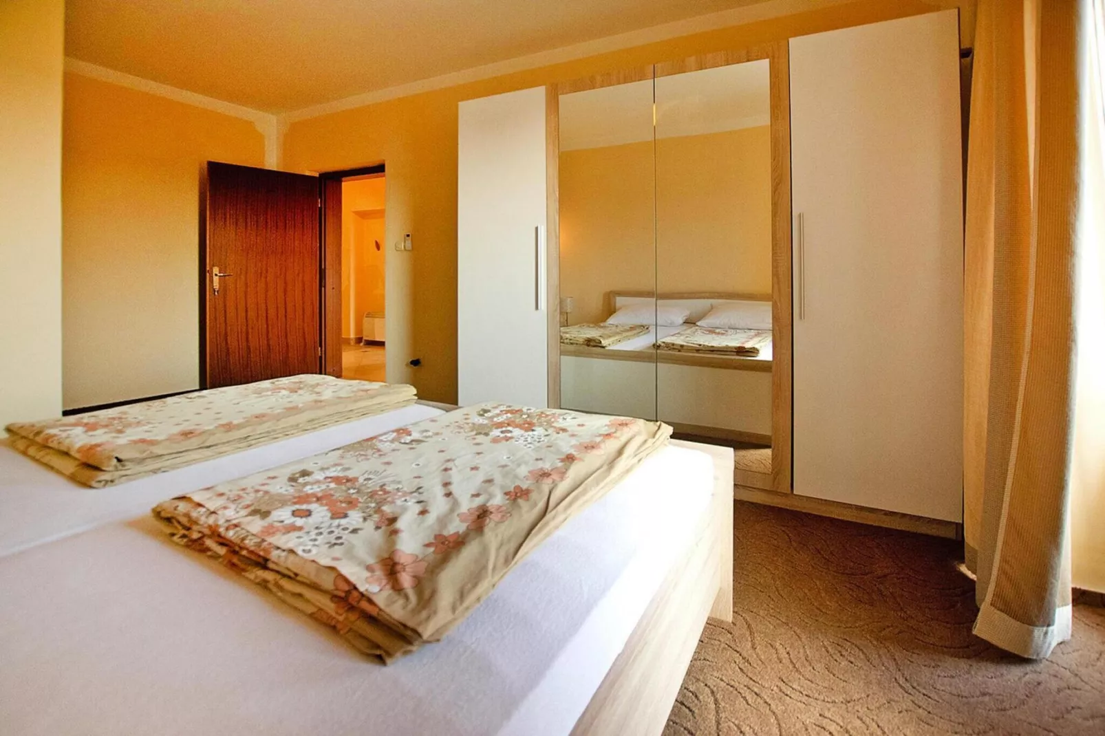 Apartments Grande Vista Starigrad PaklenicaSD62 A-02 - 7 Pers-Schlafzimmer