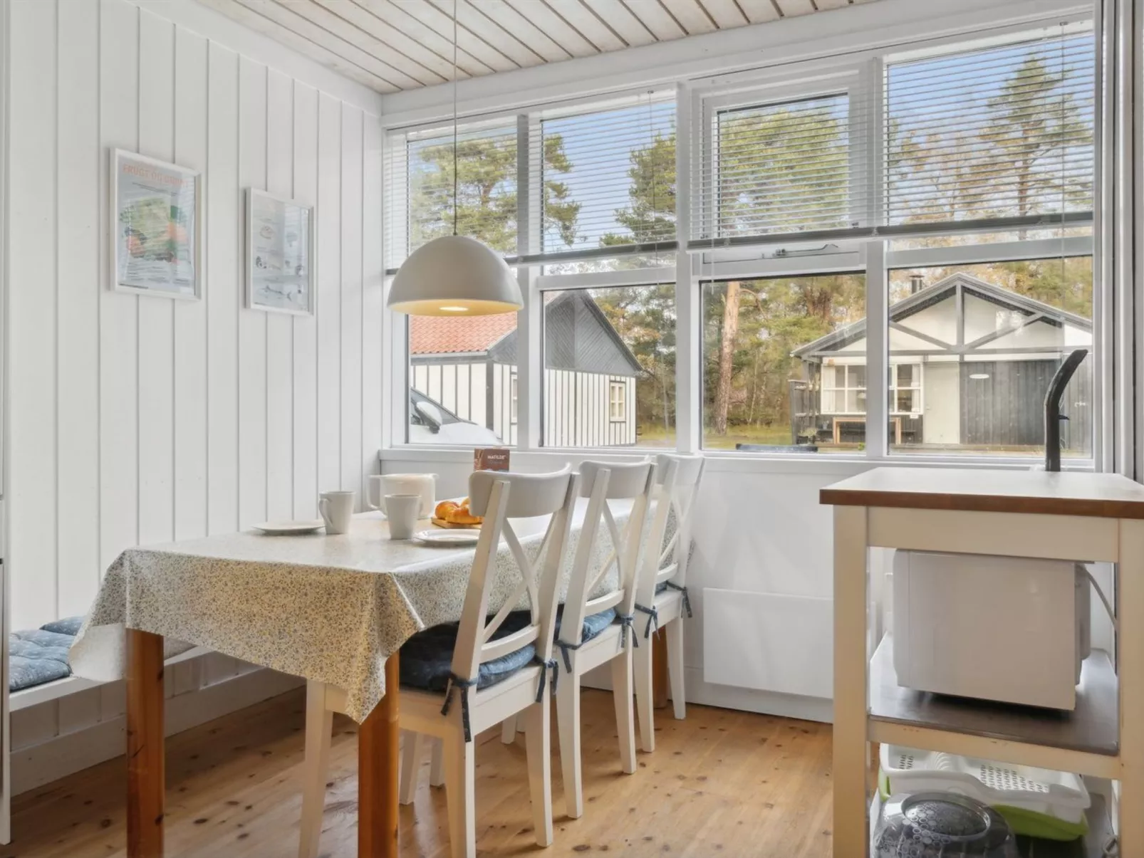 "Julkil" - 250m from the sea-Drinnen