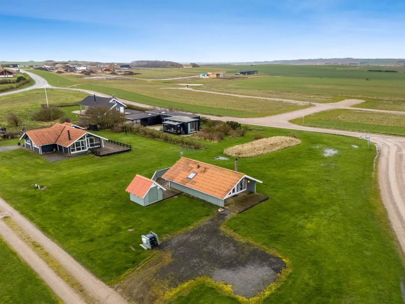 "Lonne" - 750m to the fjord-Outside