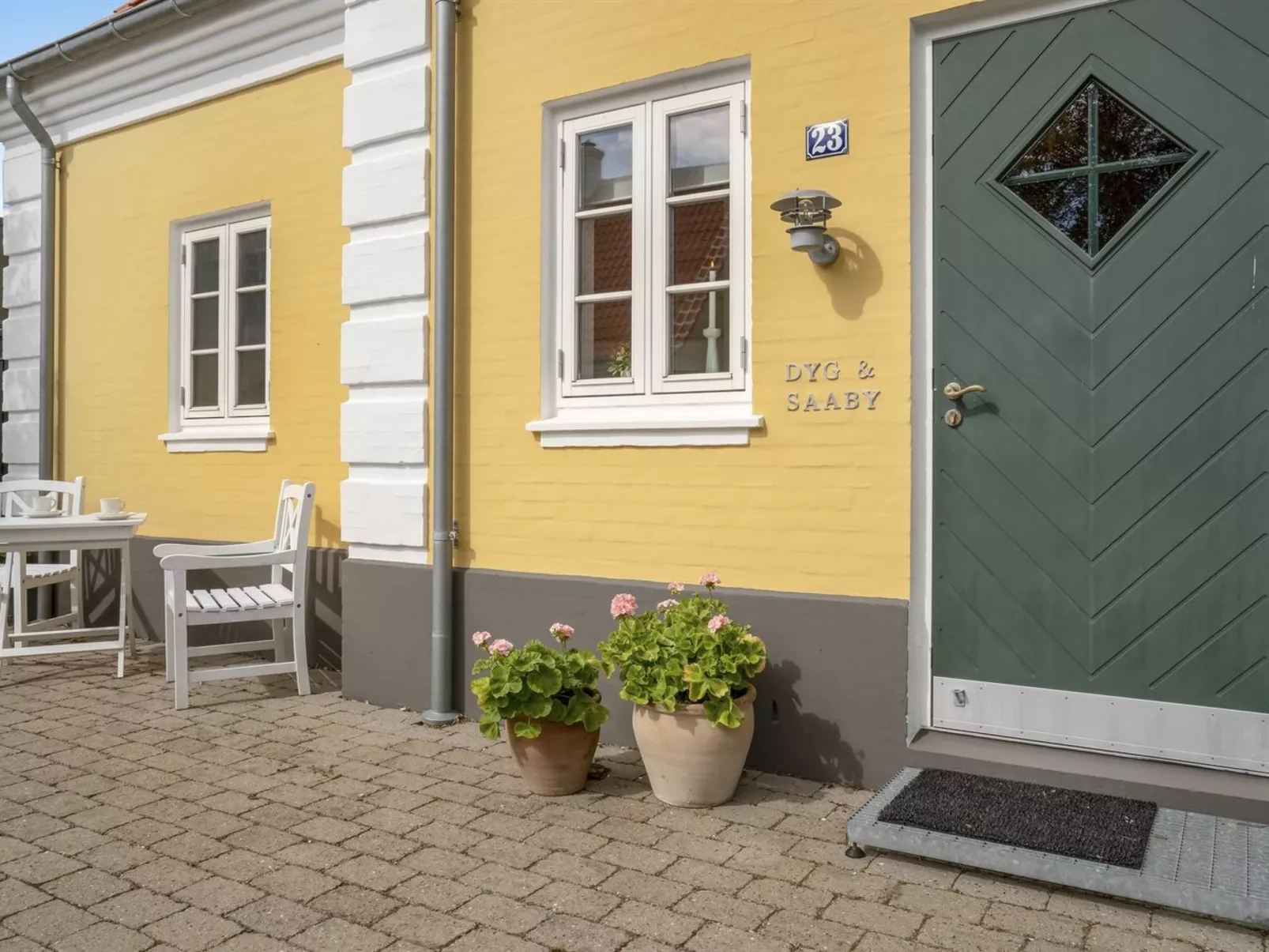 "Stephie" - 1.1km from the sea-Outside