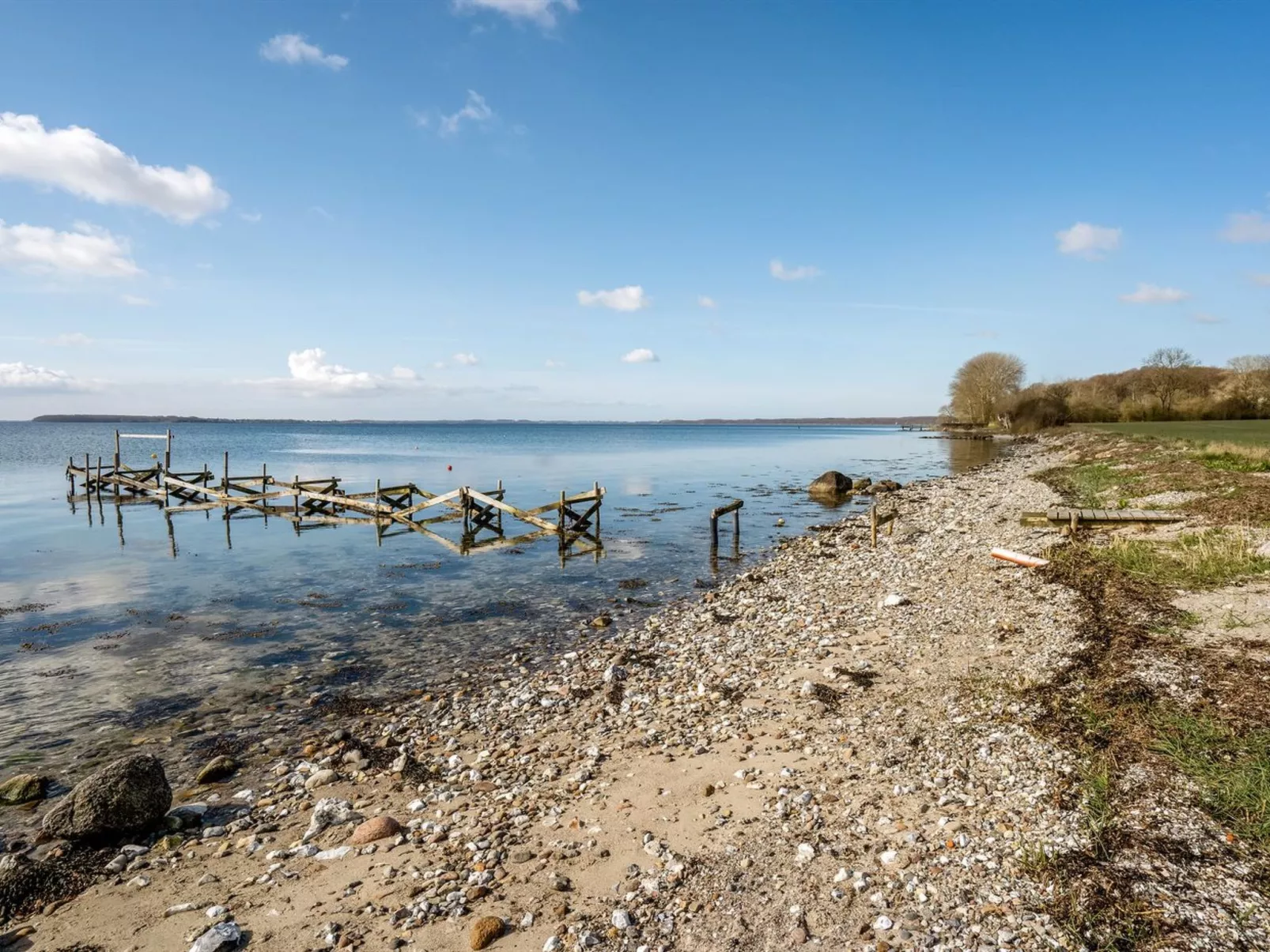 "Loella" - 35m from the sea-Outside