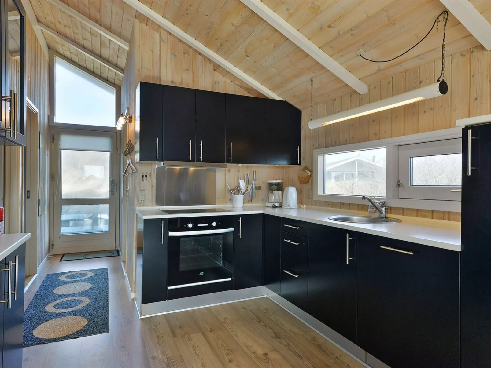 "Styrbiorn" - 100m from the sea-Dedans