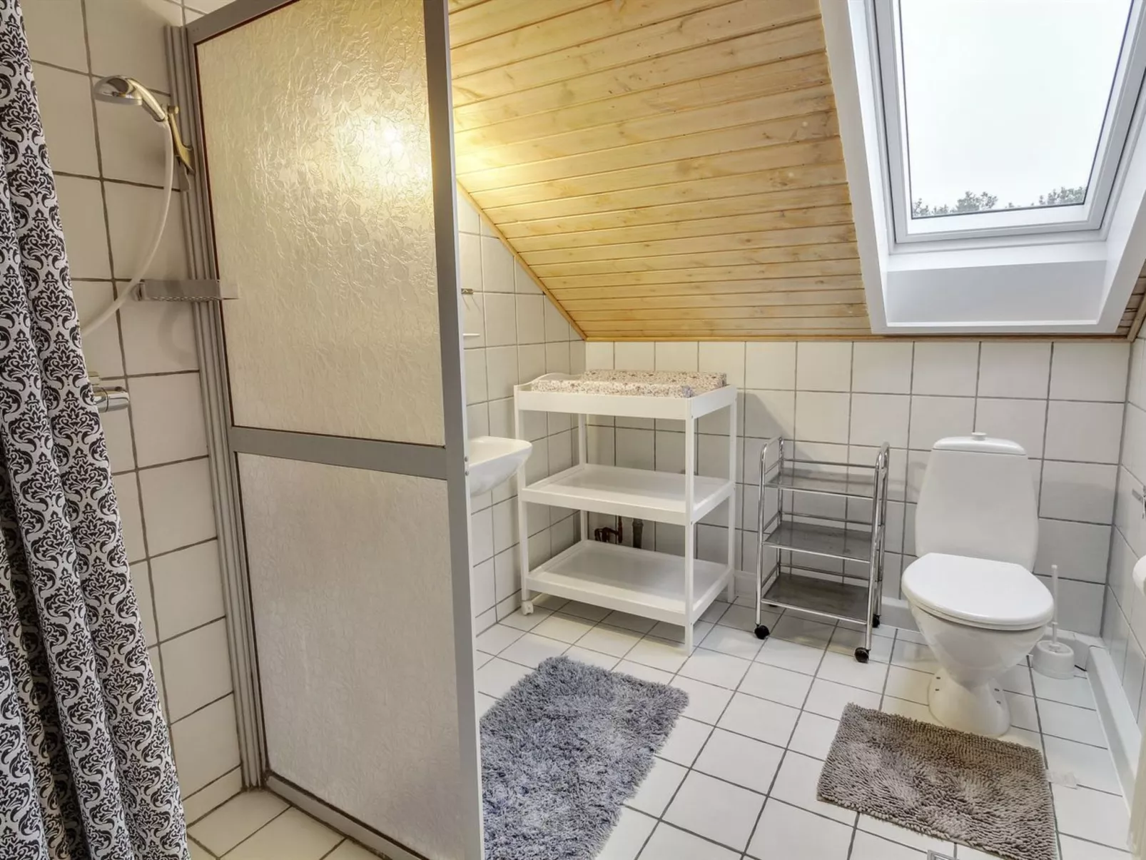 "Aya" - 2.3km from the sea-Inside