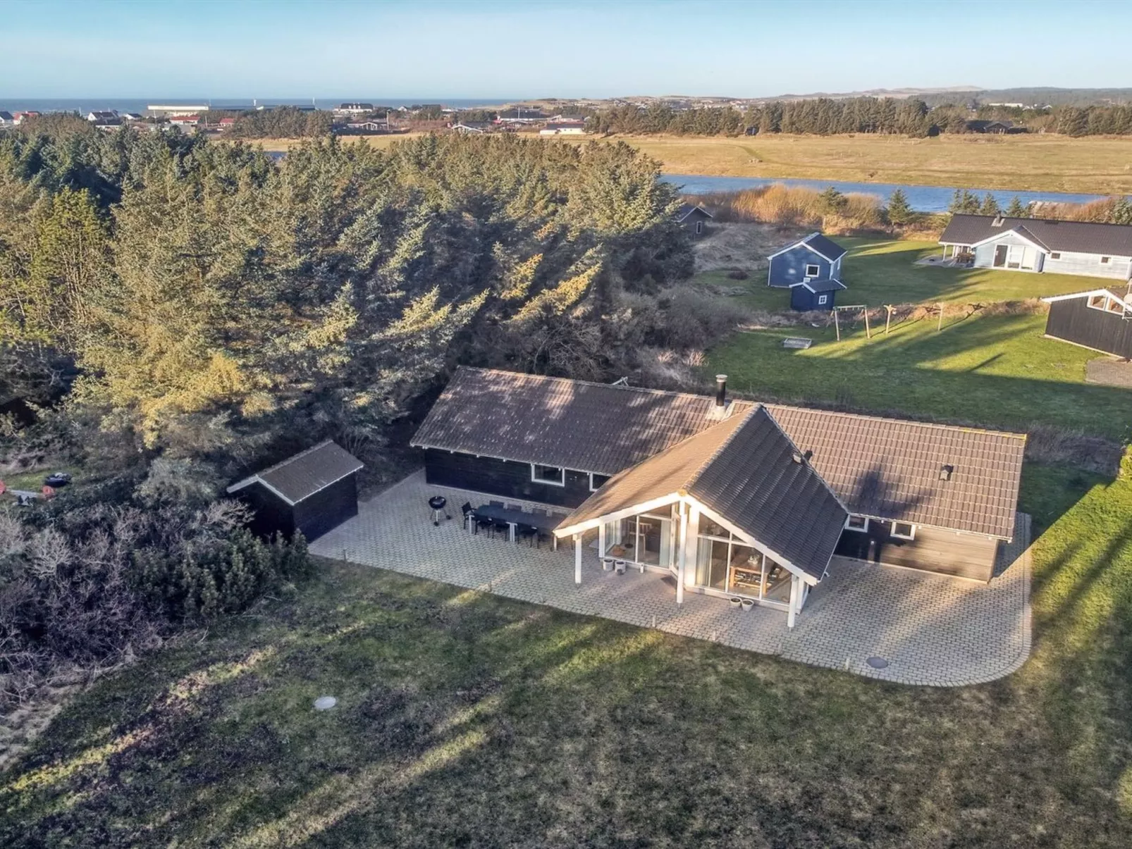 "Synnöve" - 550m from the sea-Outside