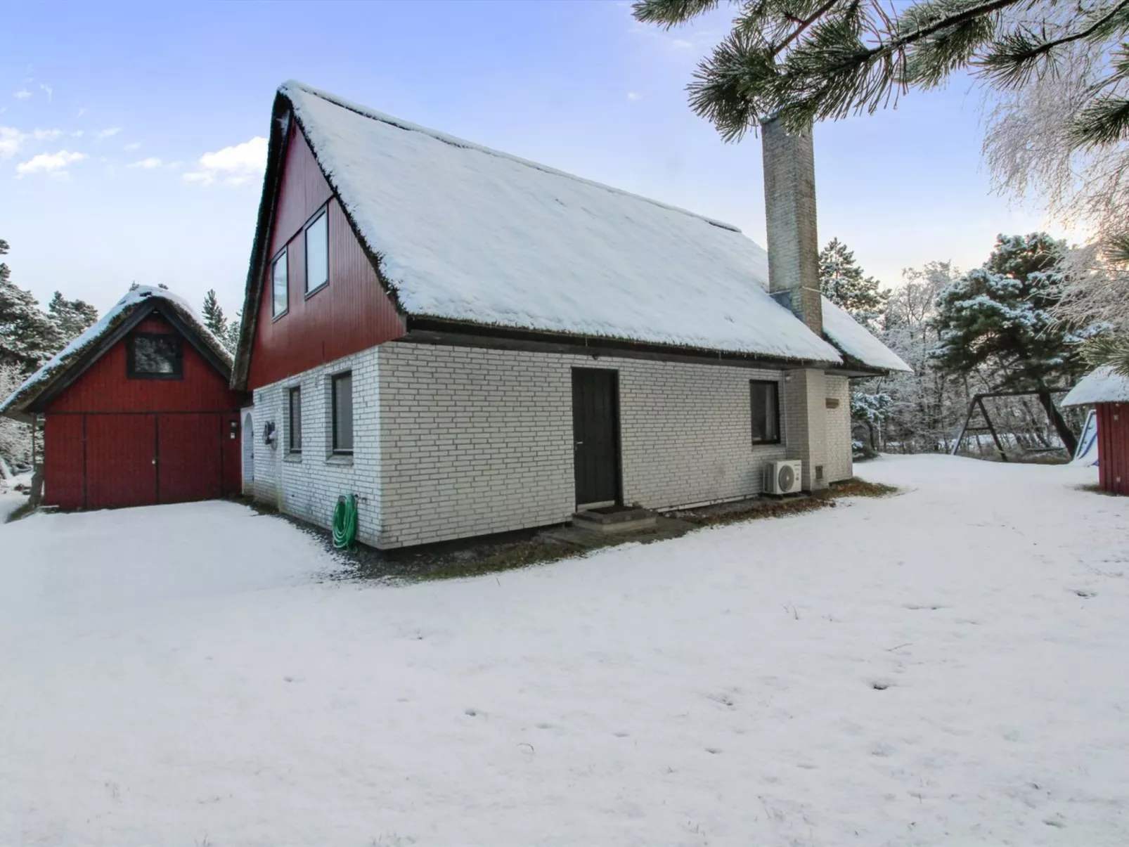 "Vendela" - 2.5km from the sea-Outside