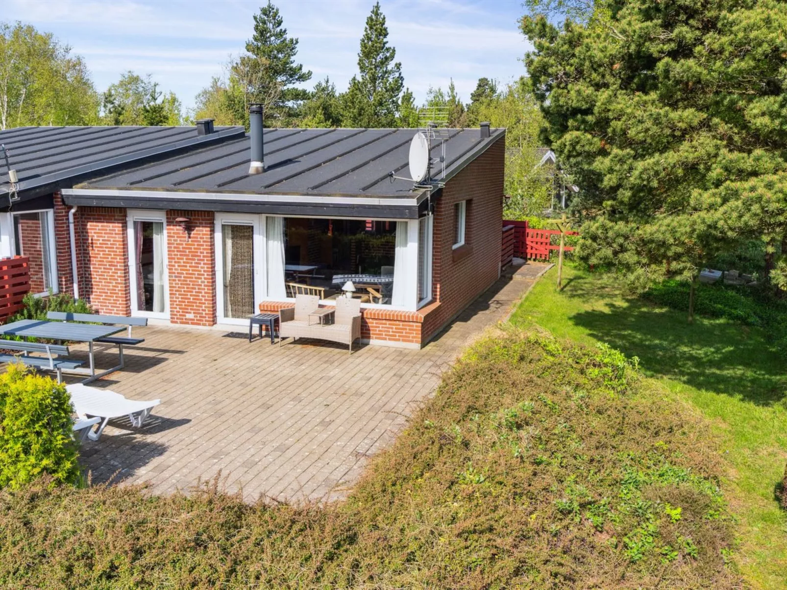 "Sedine" - 3.9km from the sea-Outside