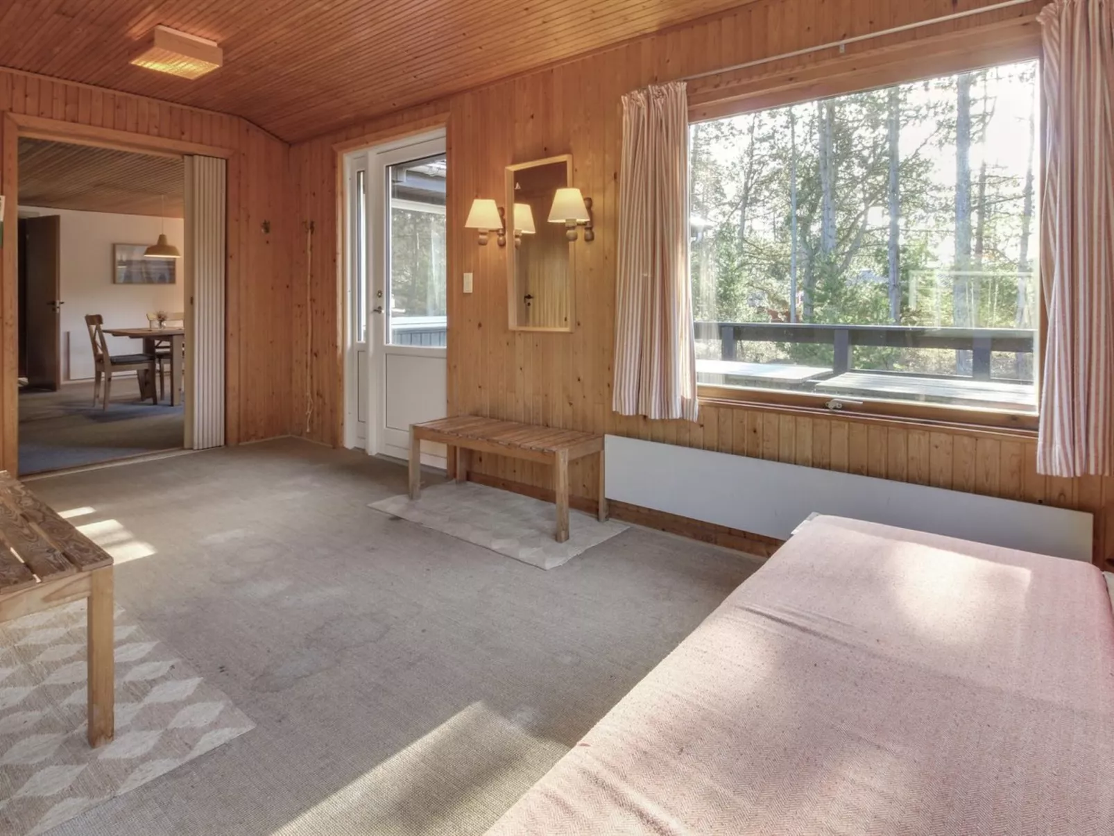 "Christian" - 3.5km from the sea-Drinnen