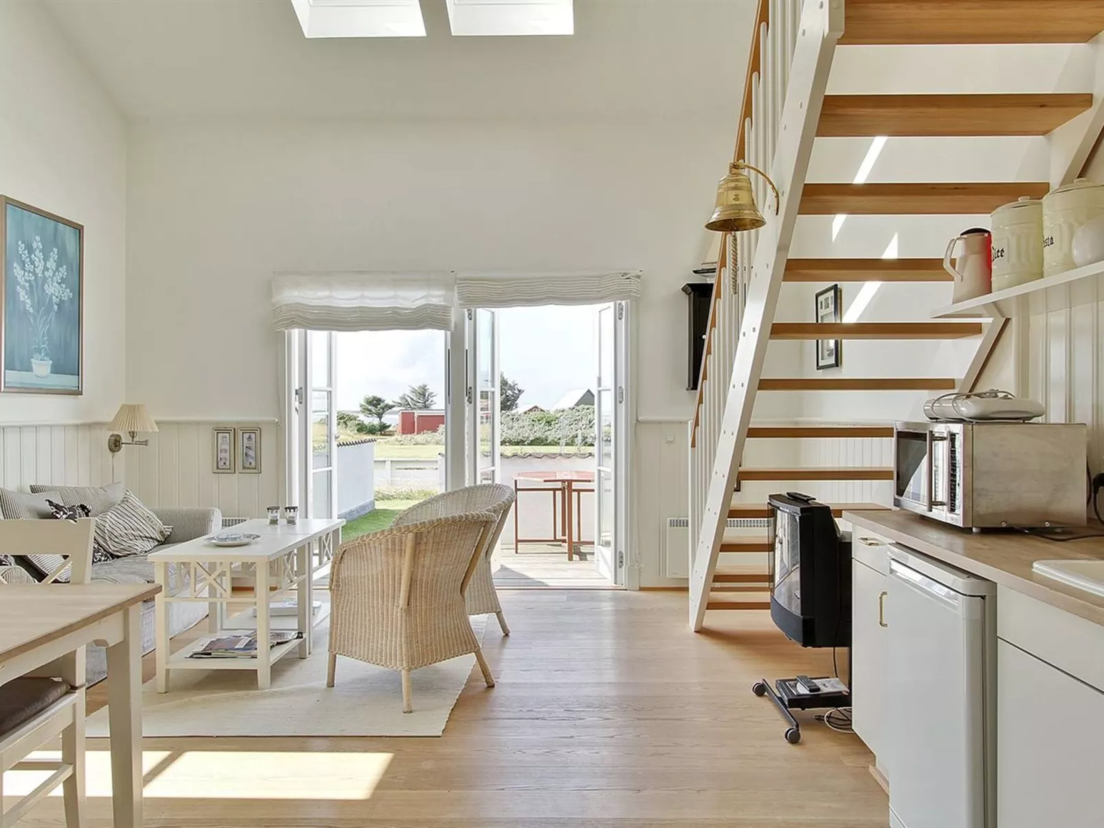 "Hubertine" - 100m to the fjord-Drinnen